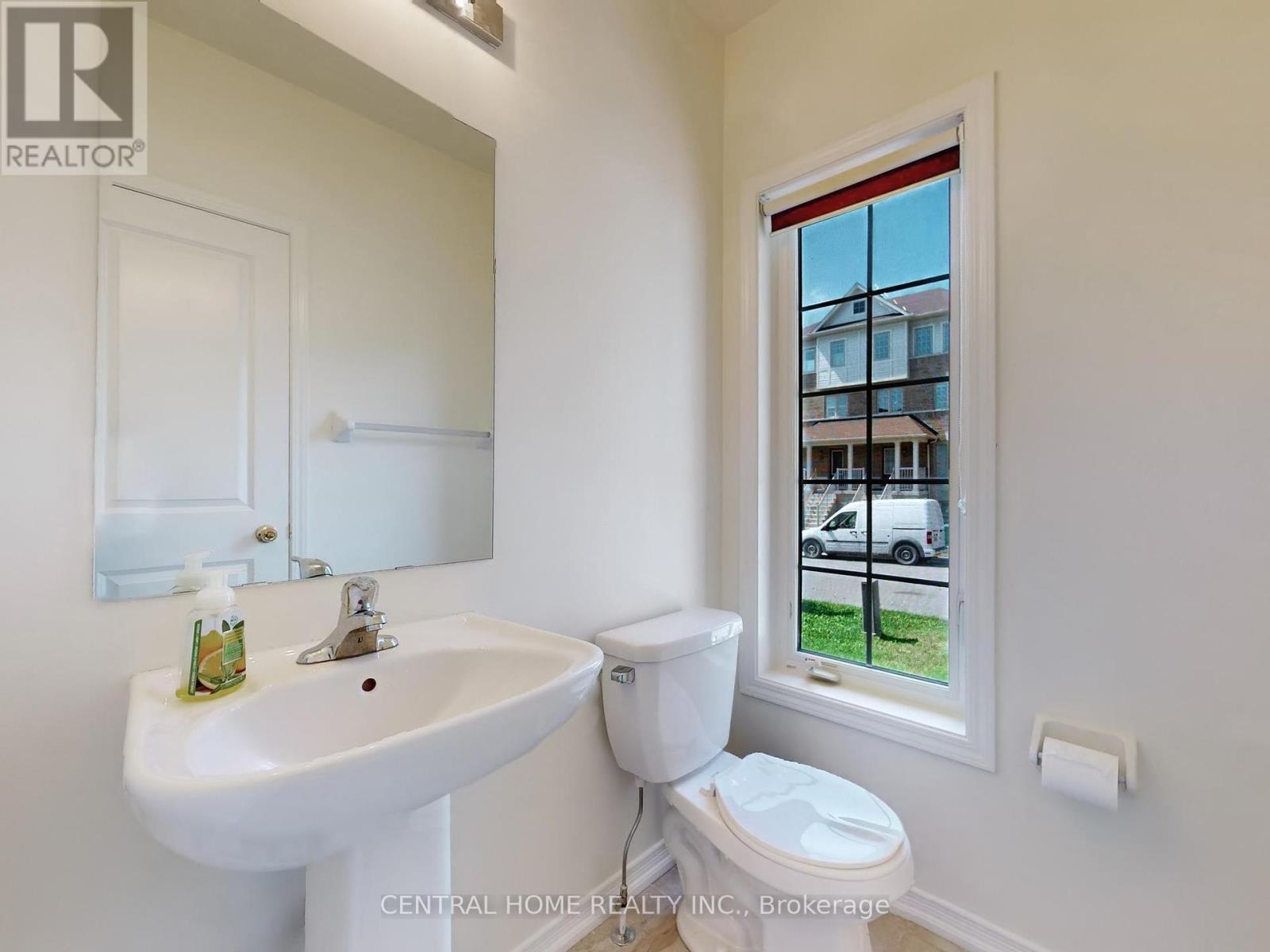 Photo 16 of 19 Camilleri Road, Ajax ON