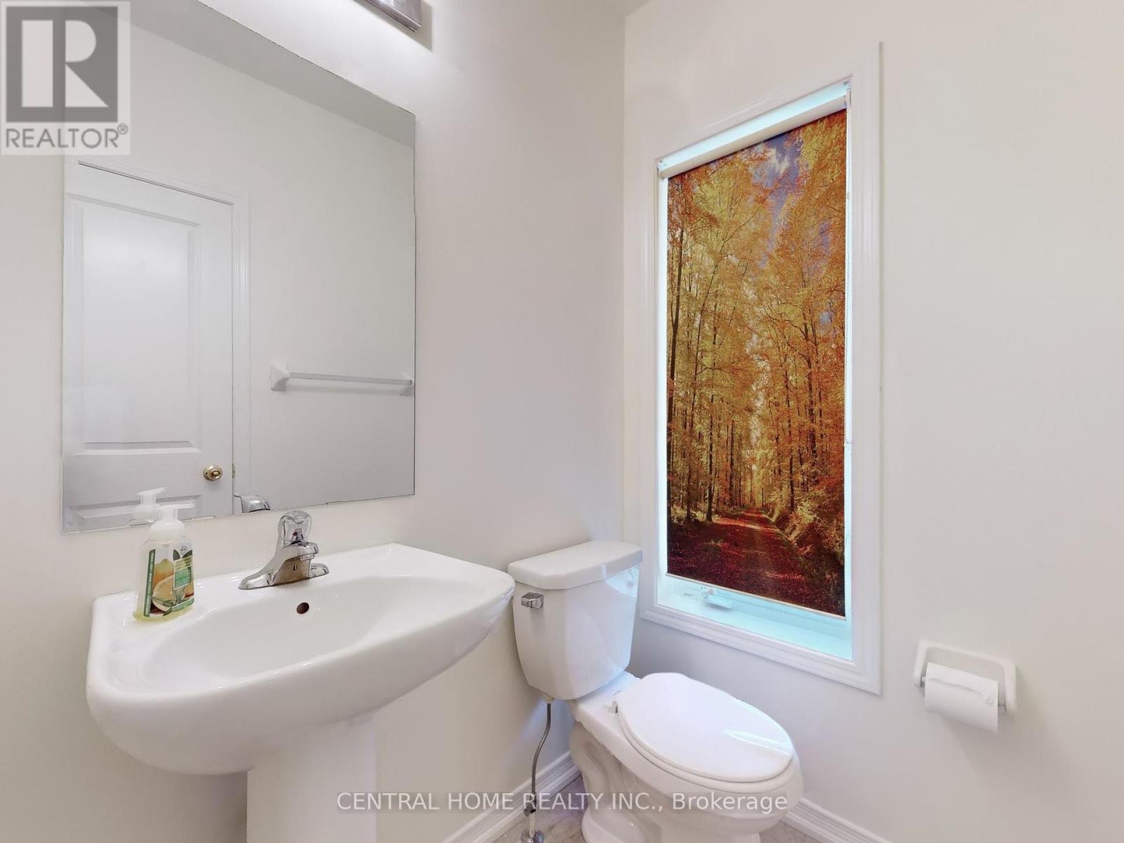 Photo 9 of 19 Camilleri Road, Ajax ON