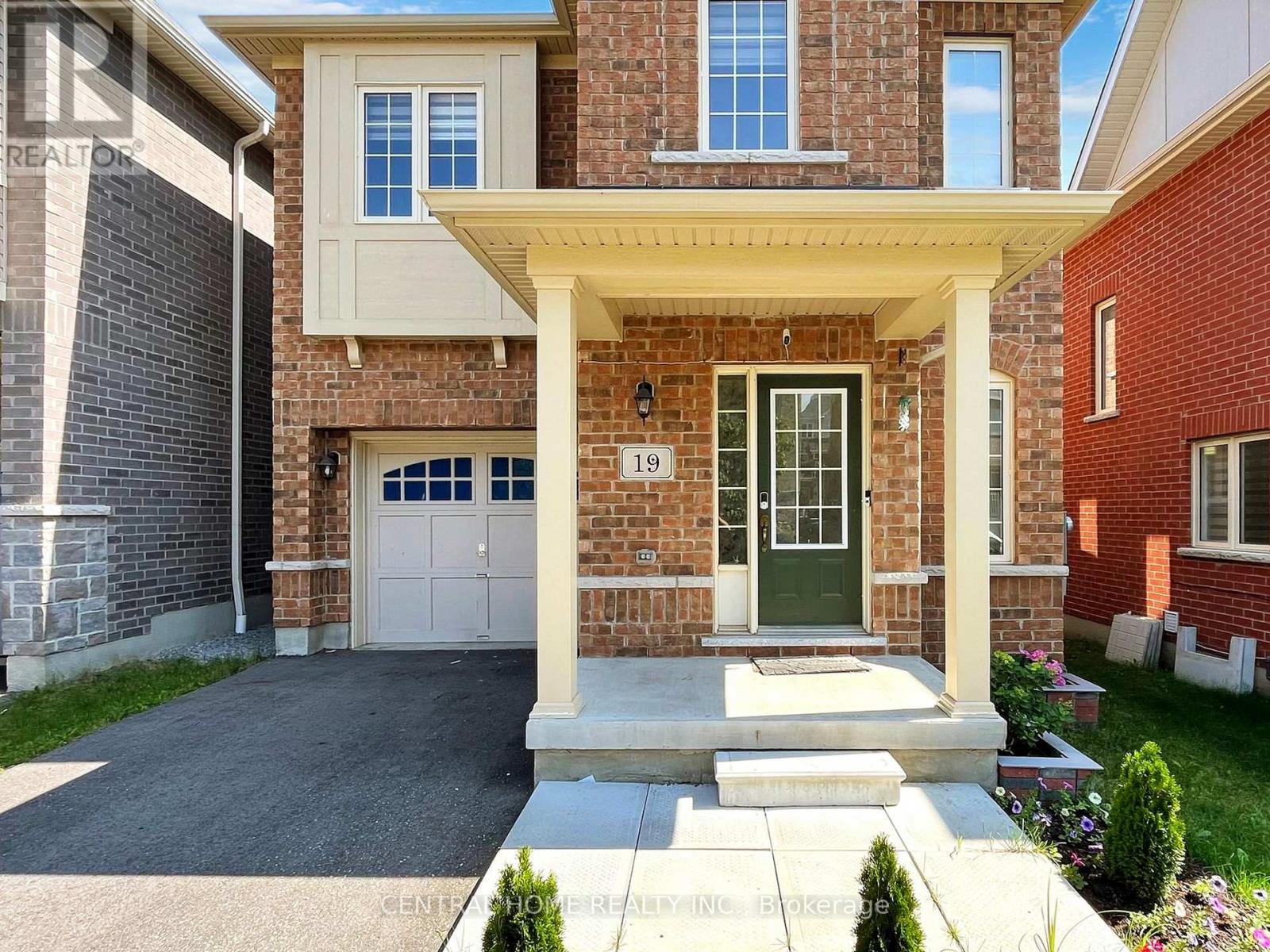 Photo 32 of 19 Camilleri Road, Ajax ON