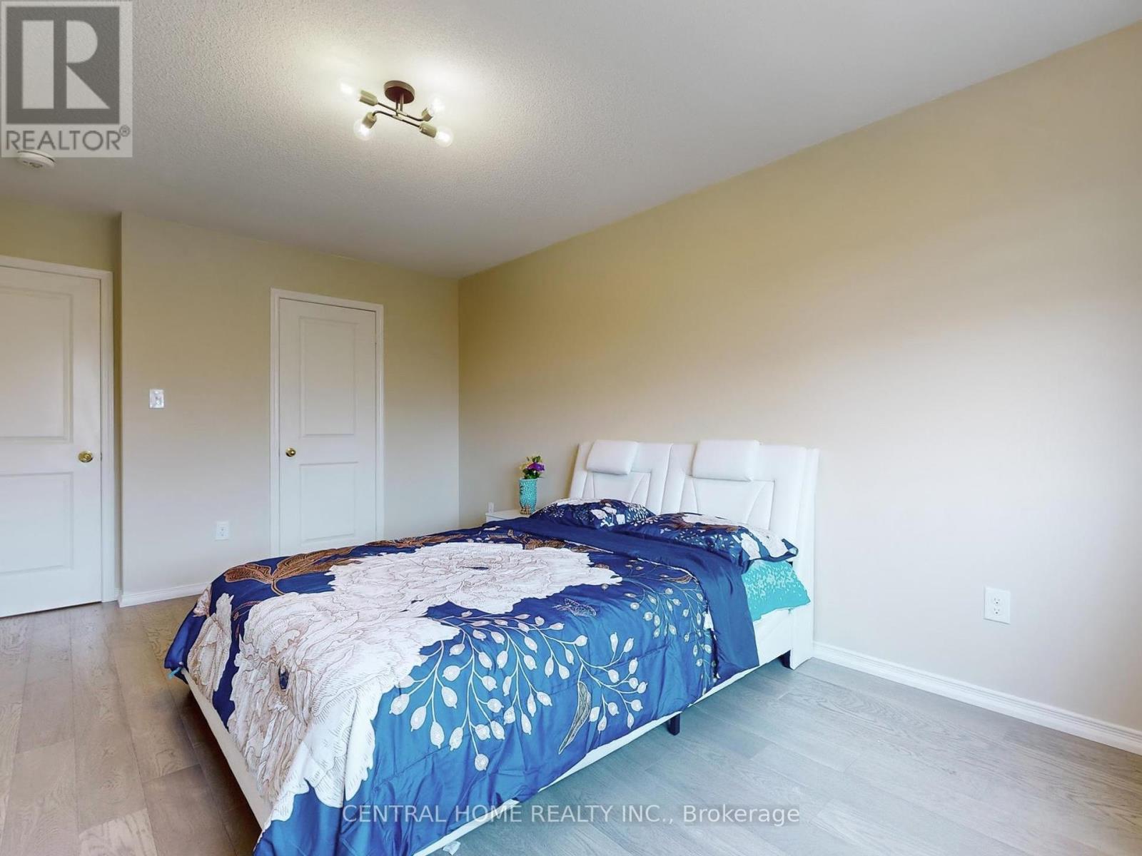 Photo 8 of 19 Camilleri Road, Ajax ON