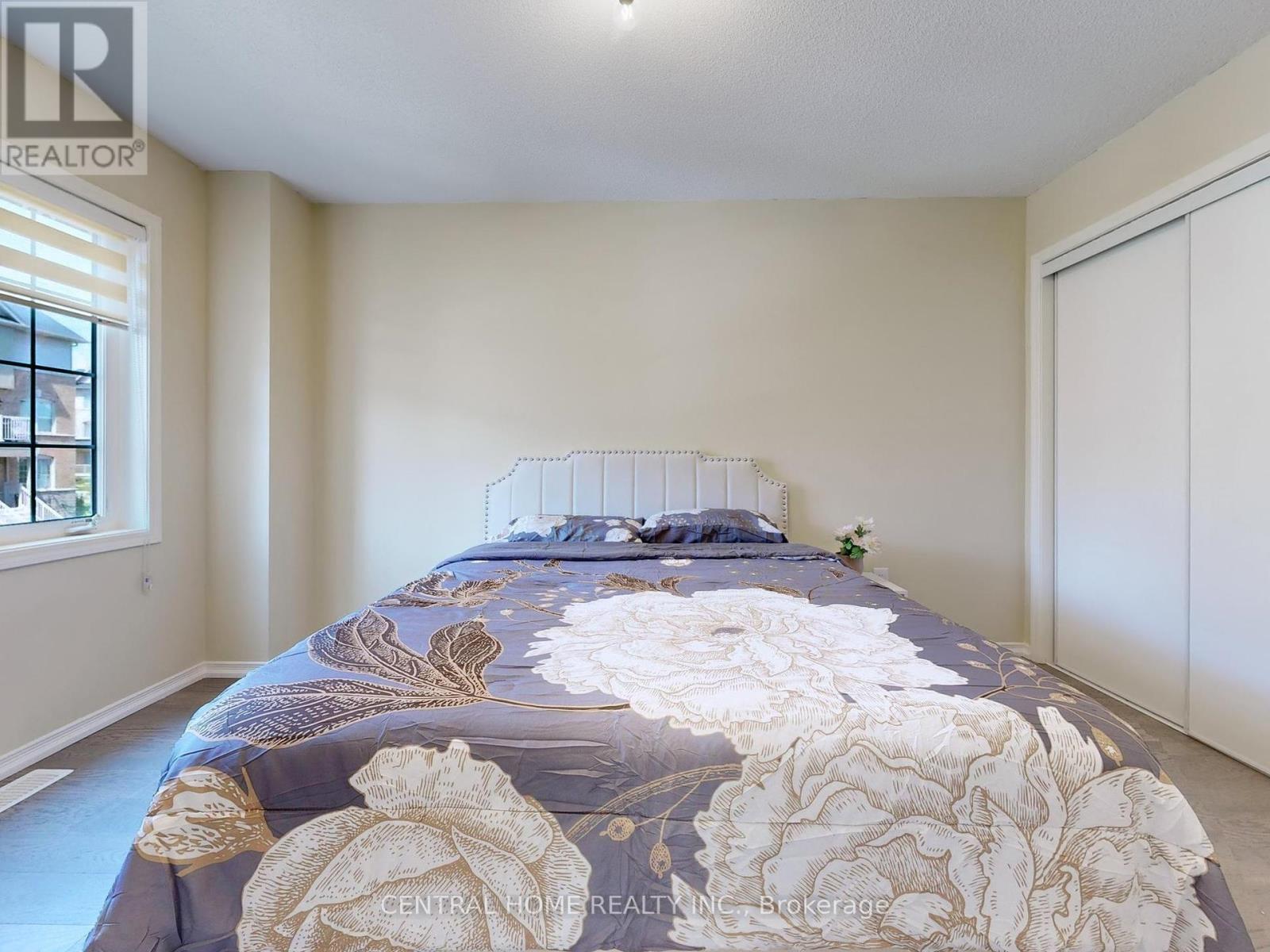 Photo 25 of 19 Camilleri Road, Ajax ON