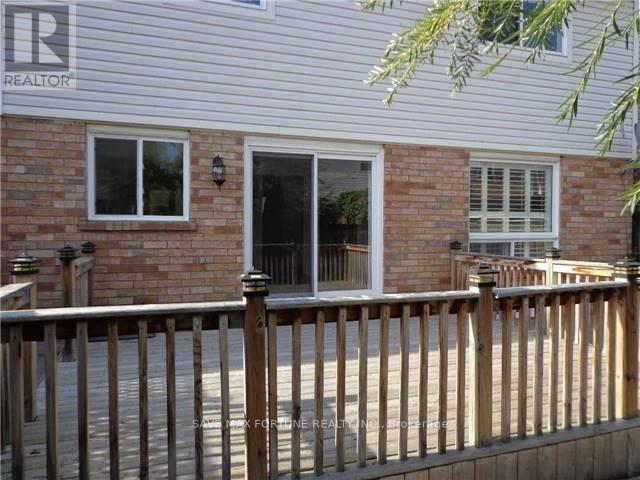 Photo 12 of 19 Wetmeadow Drive, Brampton ON