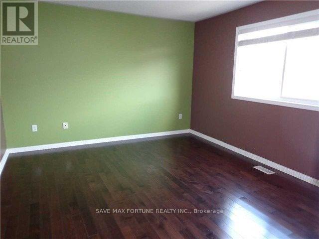 Photo 7 of 19 Wetmeadow Drive, Brampton ON