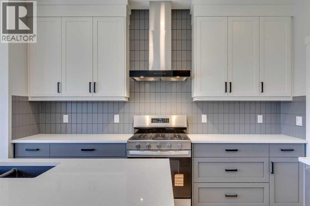 Photo 13 of 126 Belmont Passage Sw, Calgary AB