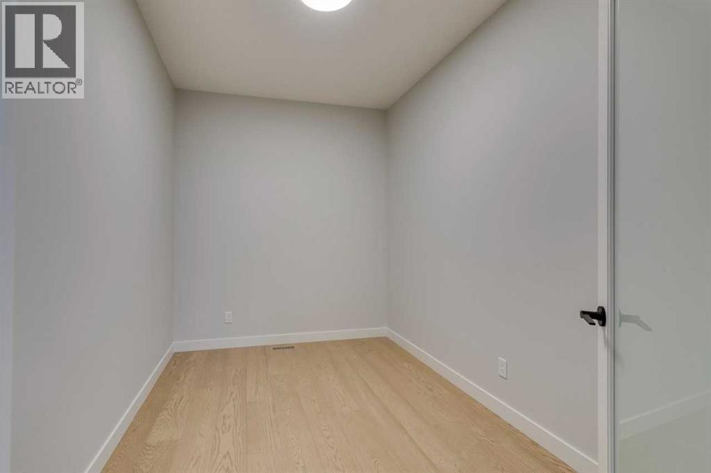 Photo 8 of 126 Belmont Passage Sw, Calgary AB