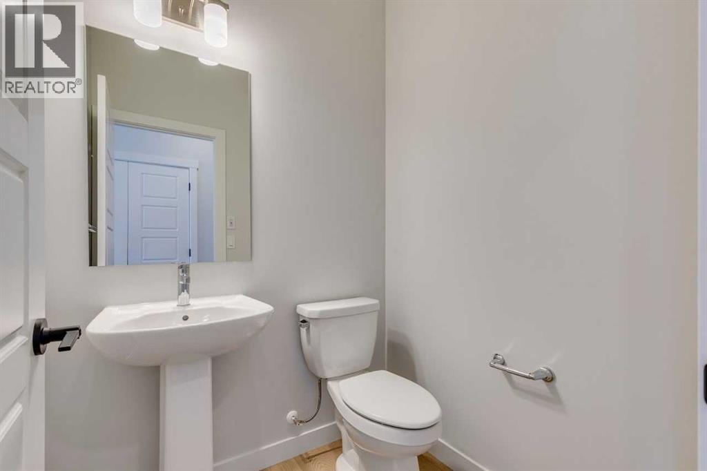 Photo 10 of 126 Belmont Passage Sw, Calgary AB