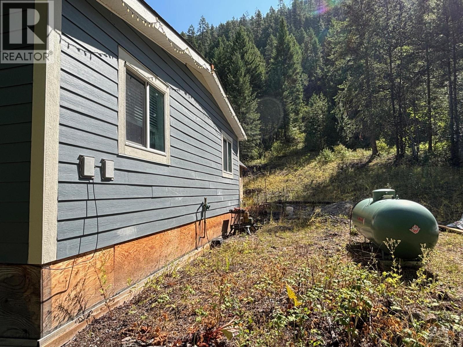 3520 33 Highway - 17