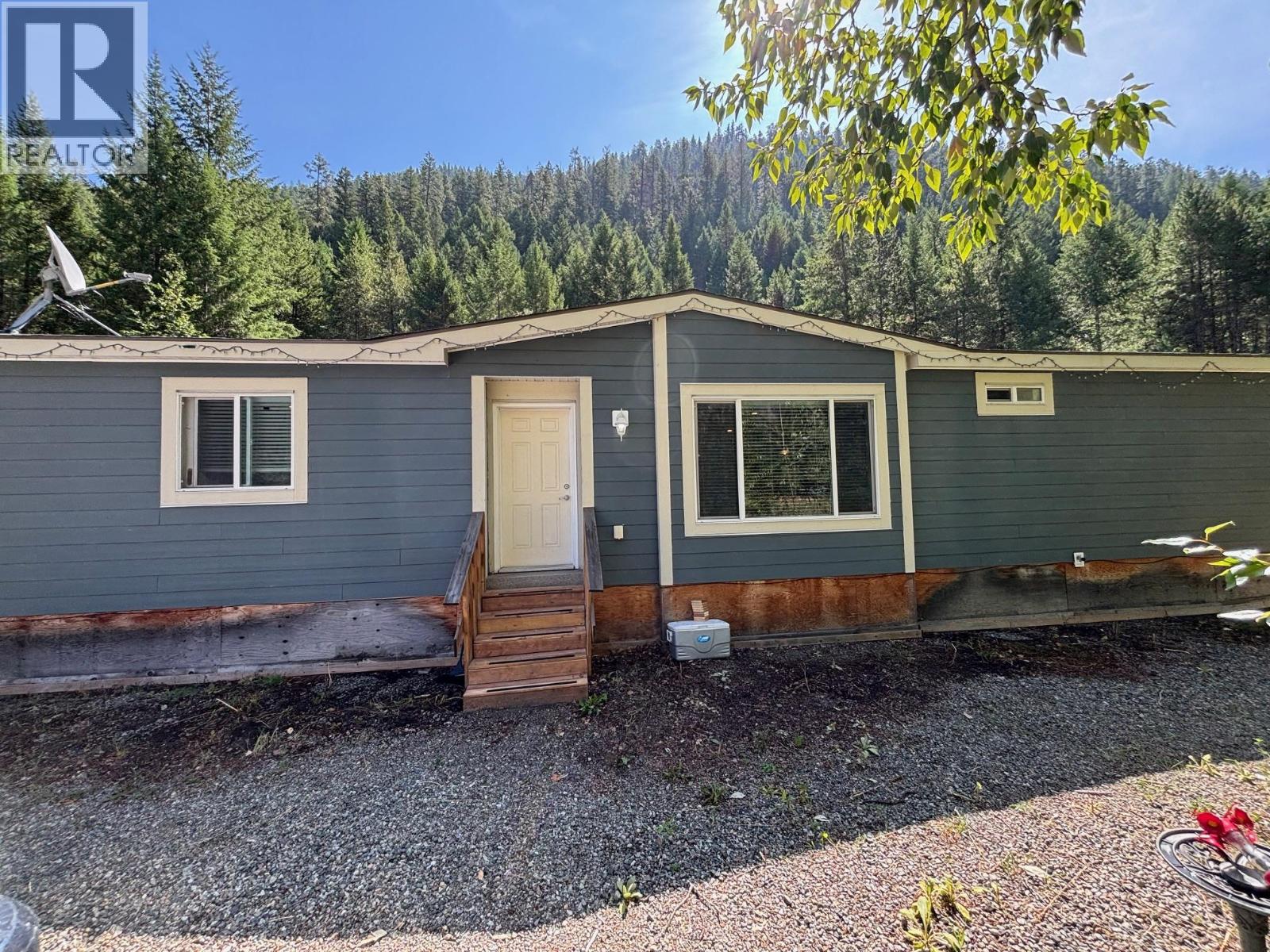 3520 33 HIGHWAY - 22