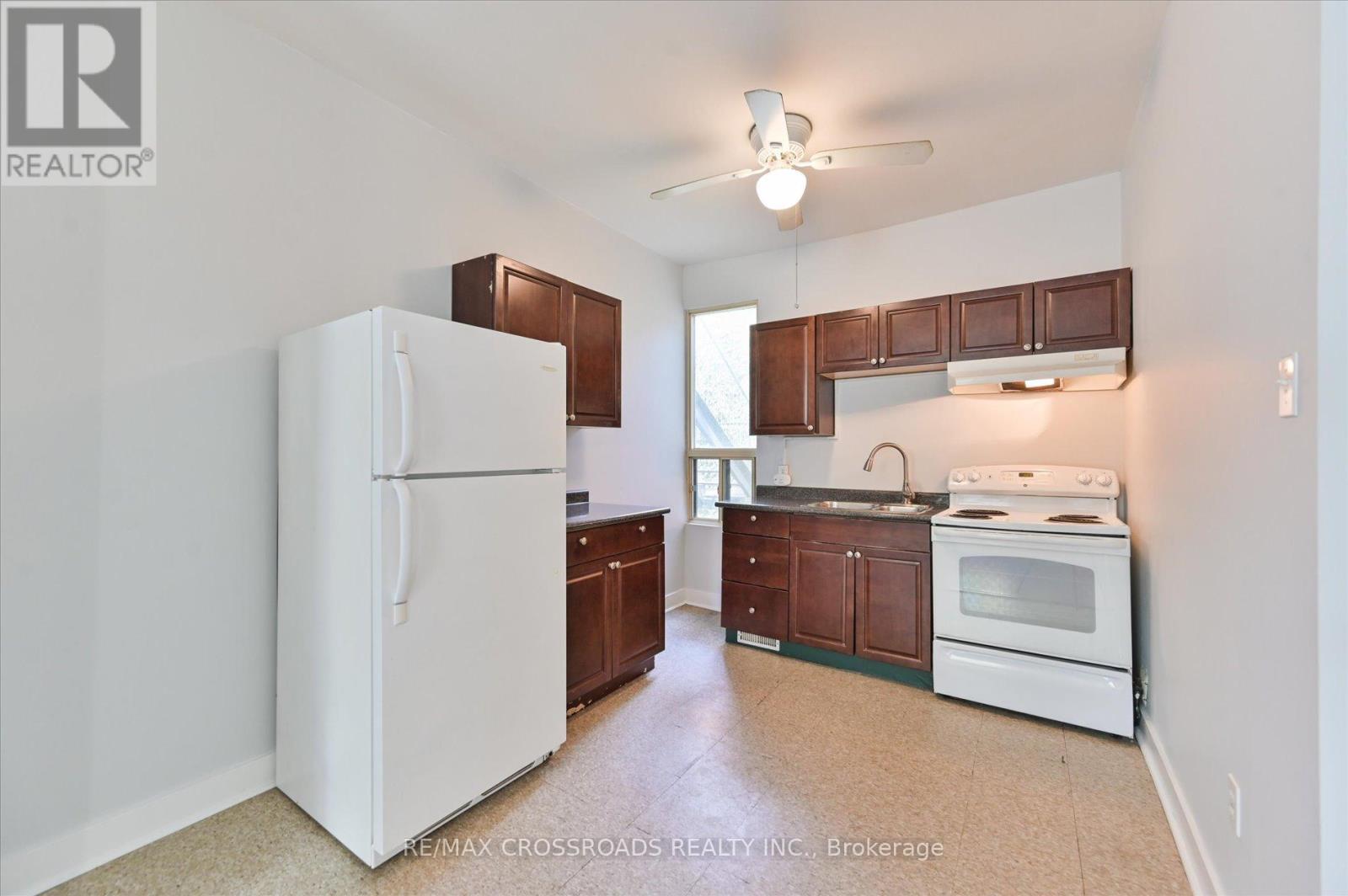 Photo 17 of 269 Ontario Street, Toronto ON