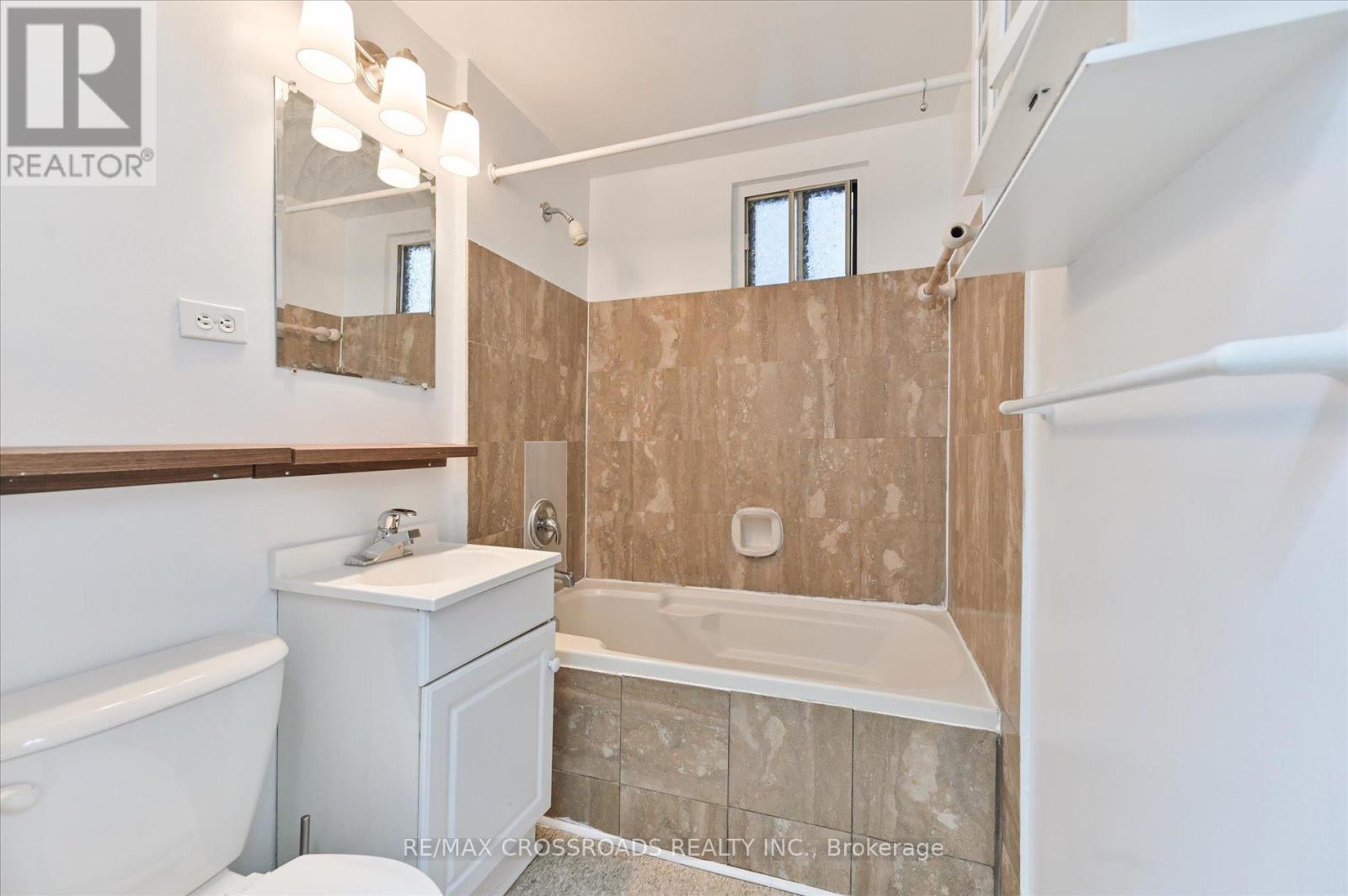 Photo 25 of 269 Ontario Street, Toronto ON