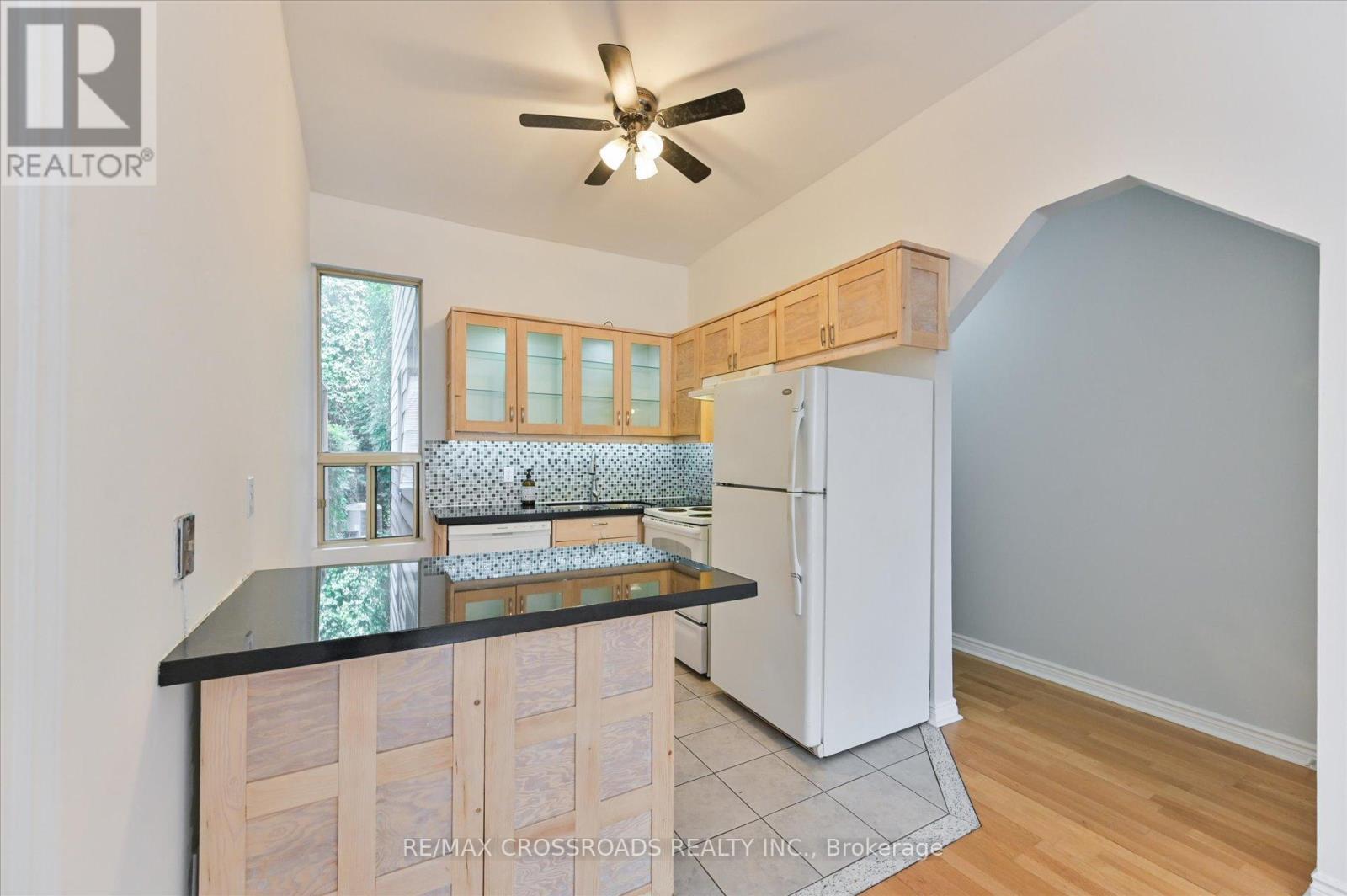 Photo 14 of 269 Ontario Street, Toronto ON