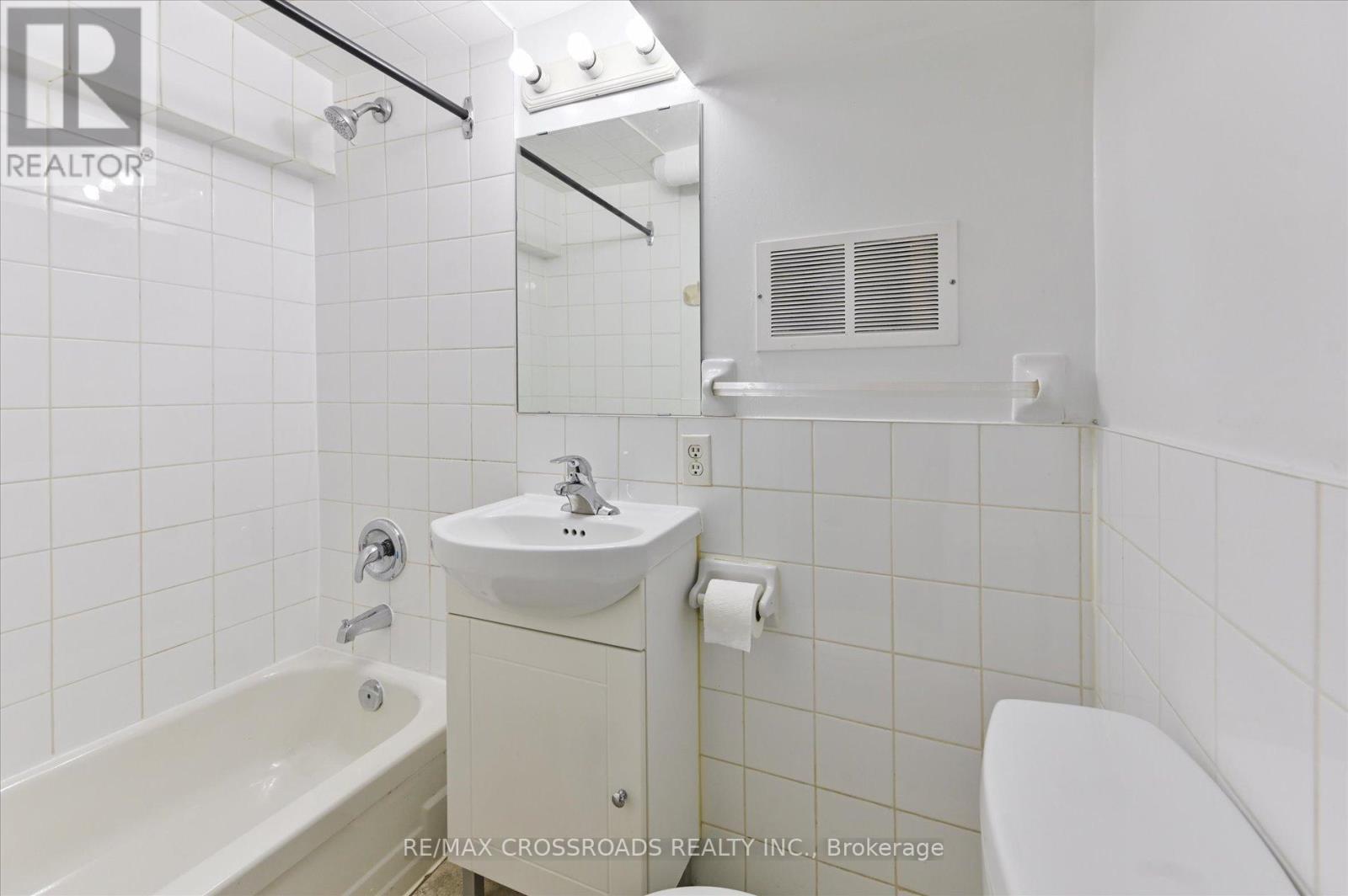 Photo 15 of 269 Ontario Street, Toronto ON