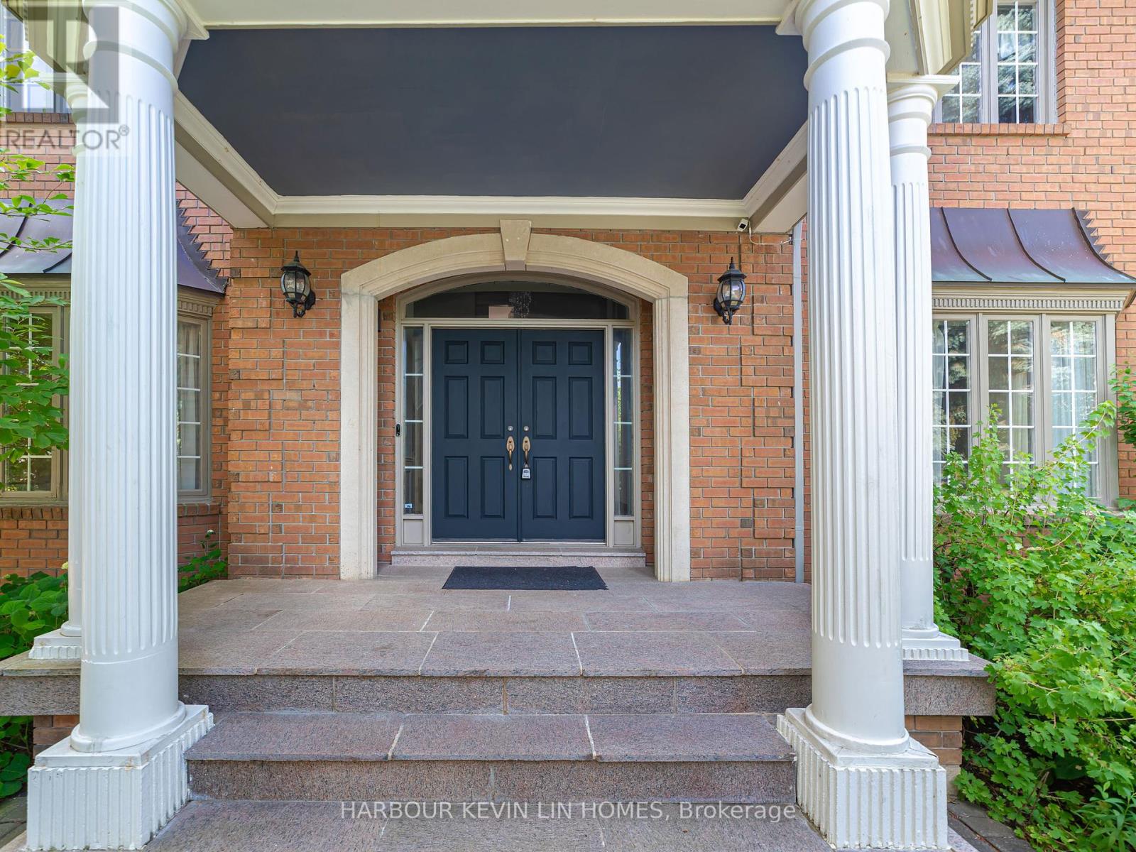 Photo 40 of 10 Edmund Crescent, Richmond Hill ON