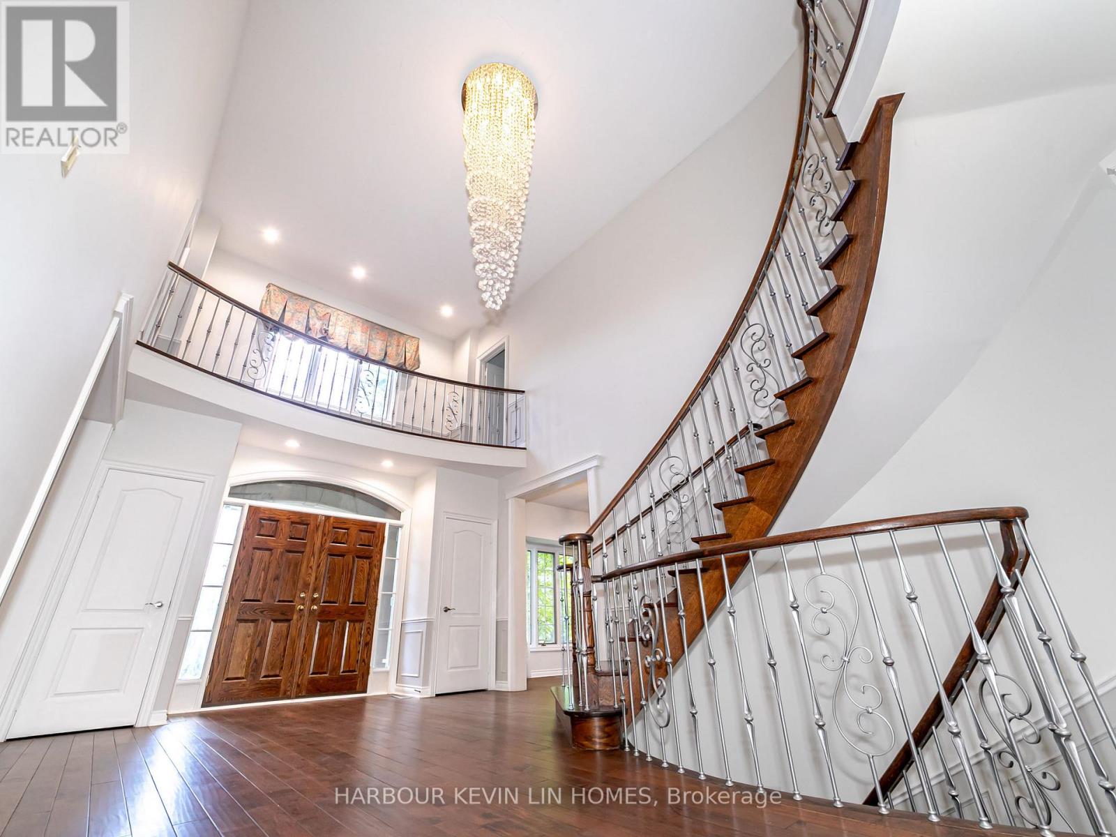 Photo 41 of 10 Edmund Crescent, Richmond Hill ON