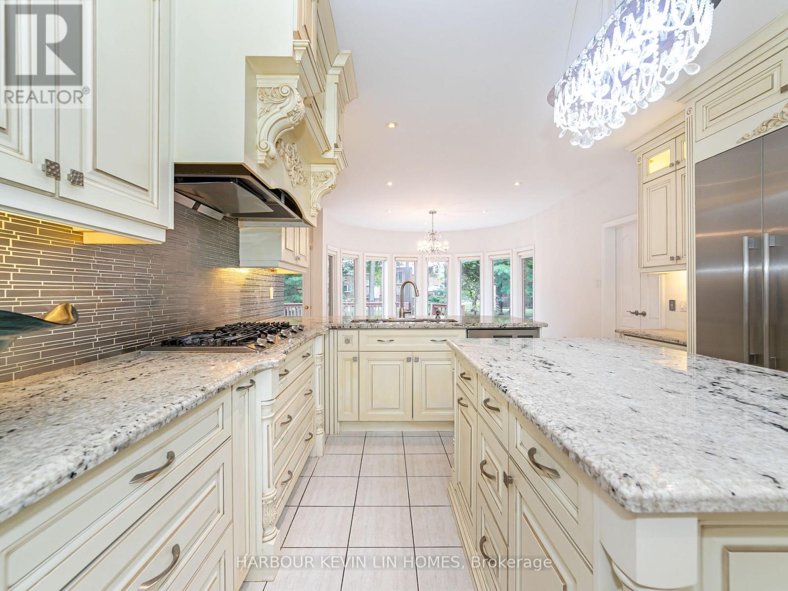 Photo 22 of 10 Edmund Crescent, Richmond Hill ON
