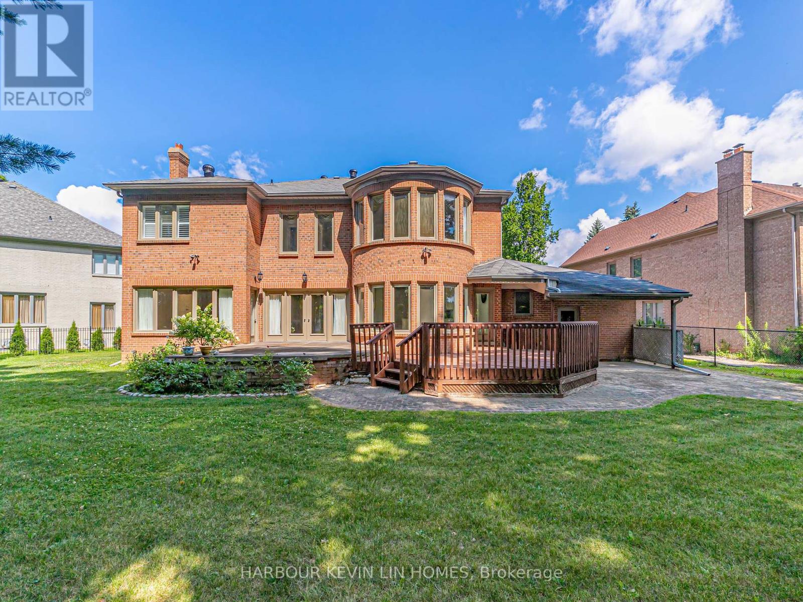 Photo 17 of 10 Edmund Crescent, Richmond Hill ON