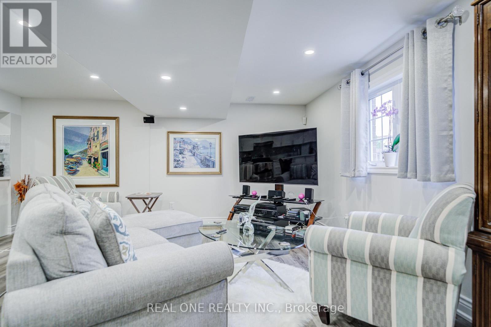 Photo 23 of 21 Moraine Ridge Drive, Richmond Hill ON