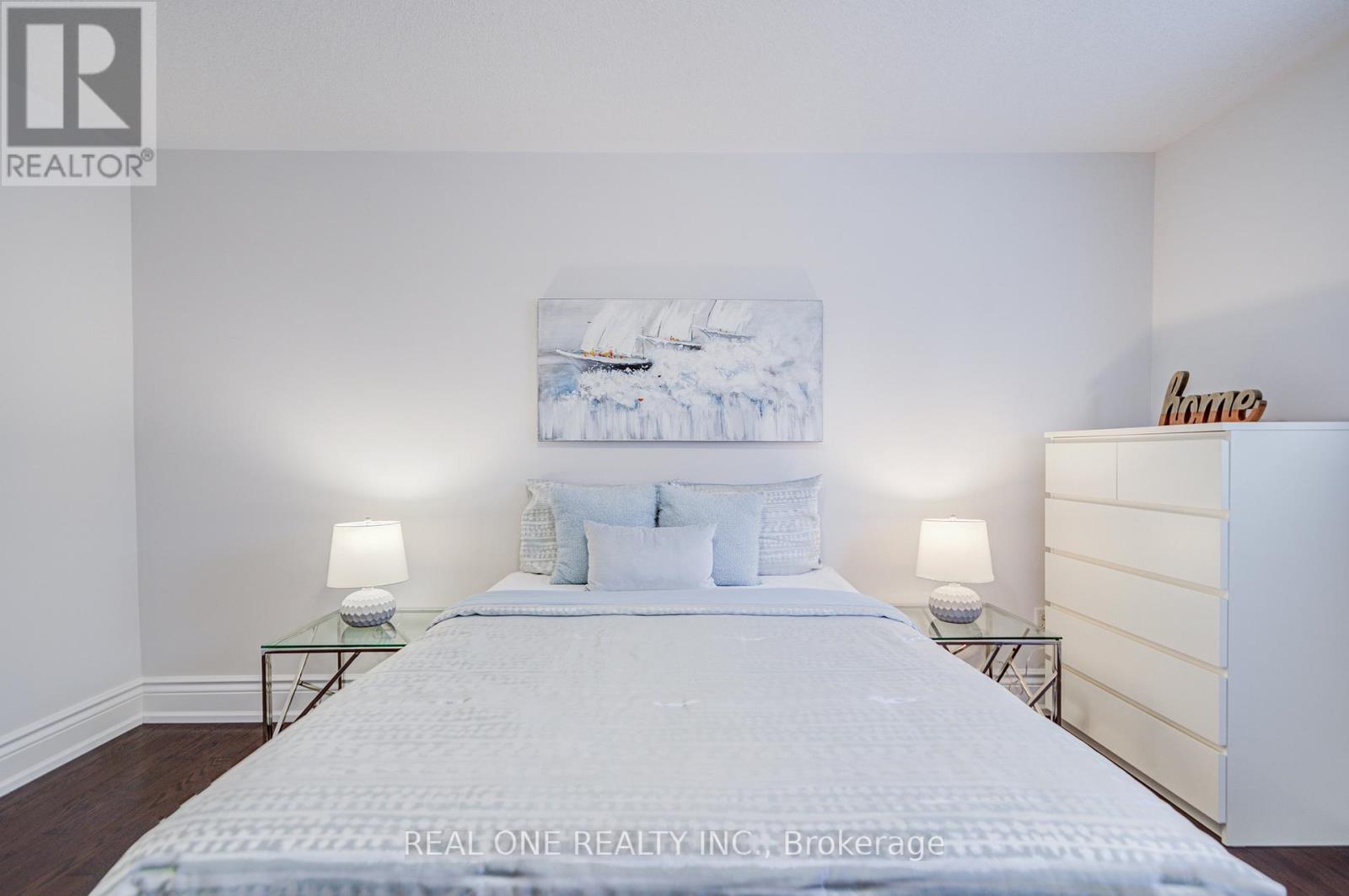 Photo 1 of 21 Moraine Ridge Drive, Richmond Hill ON