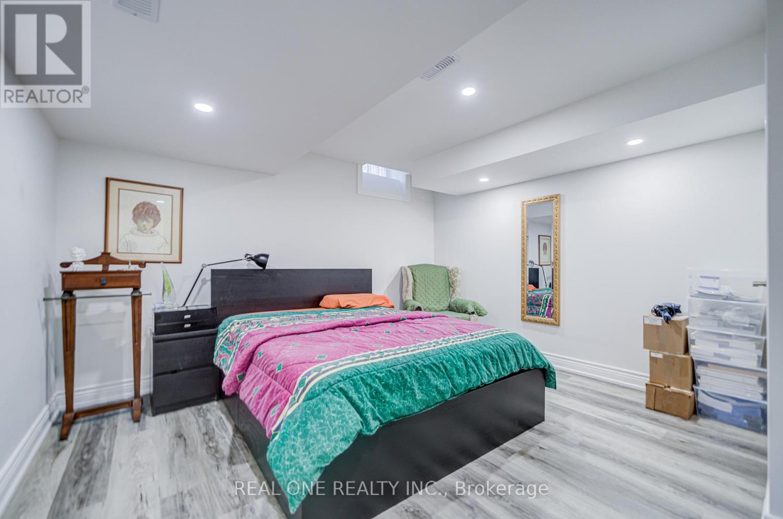 Photo 19 of 21 Moraine Ridge Drive, Richmond Hill ON