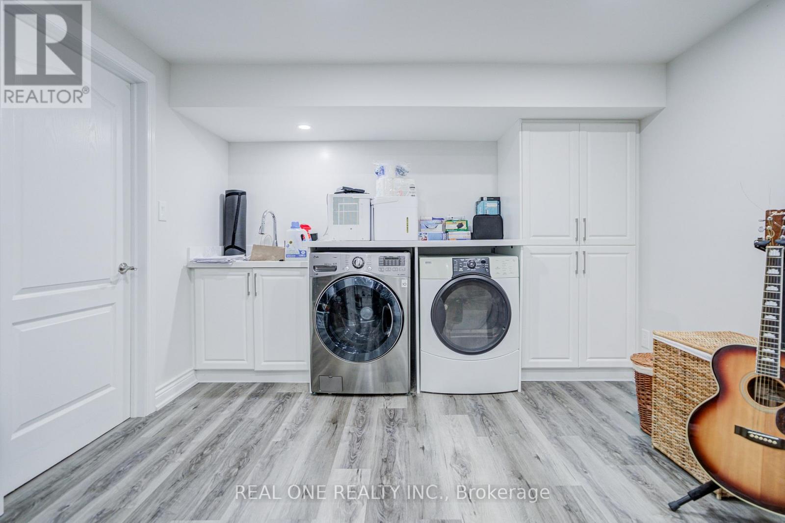 Photo 44 of 21 Moraine Ridge Drive, Richmond Hill ON