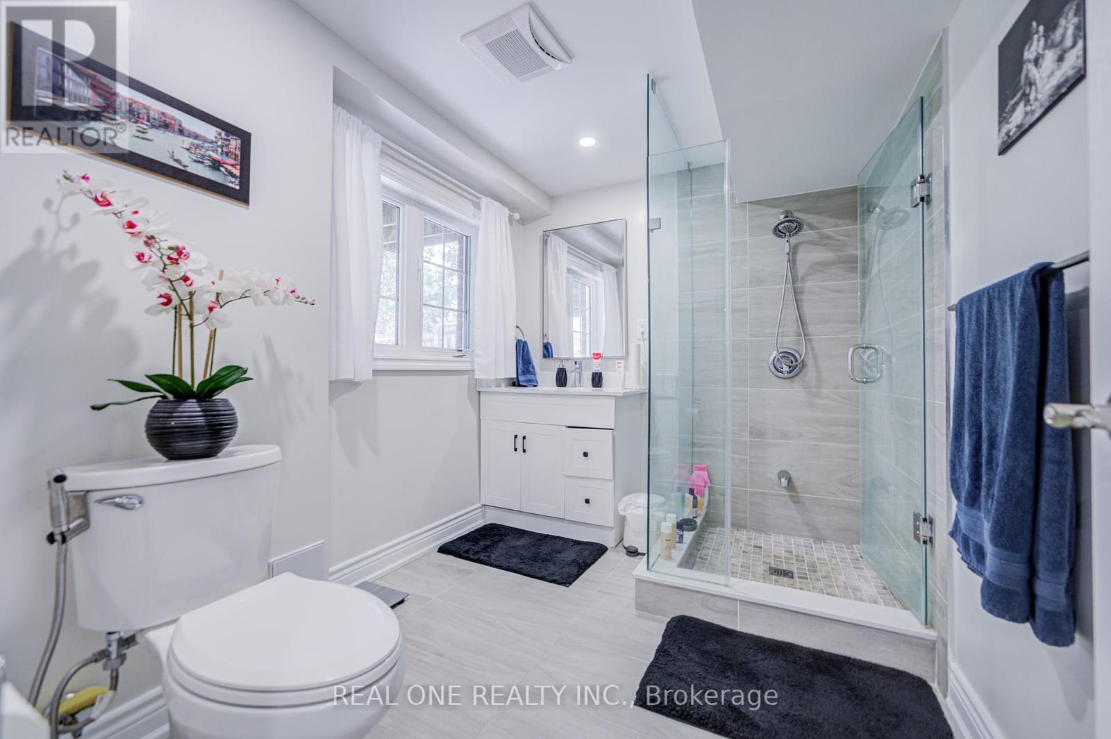 Photo 32 of 21 Moraine Ridge Drive, Richmond Hill ON
