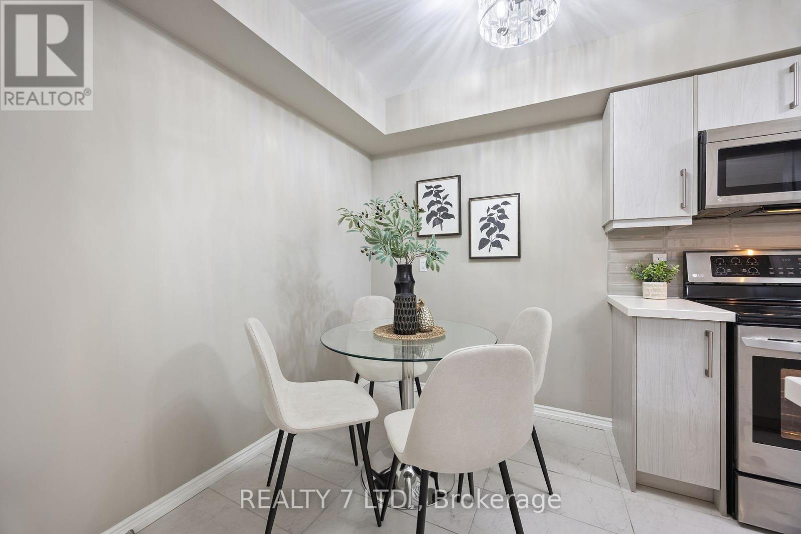 Photo 35 of 809 900 Steeles Avenue W, Vaughan ON