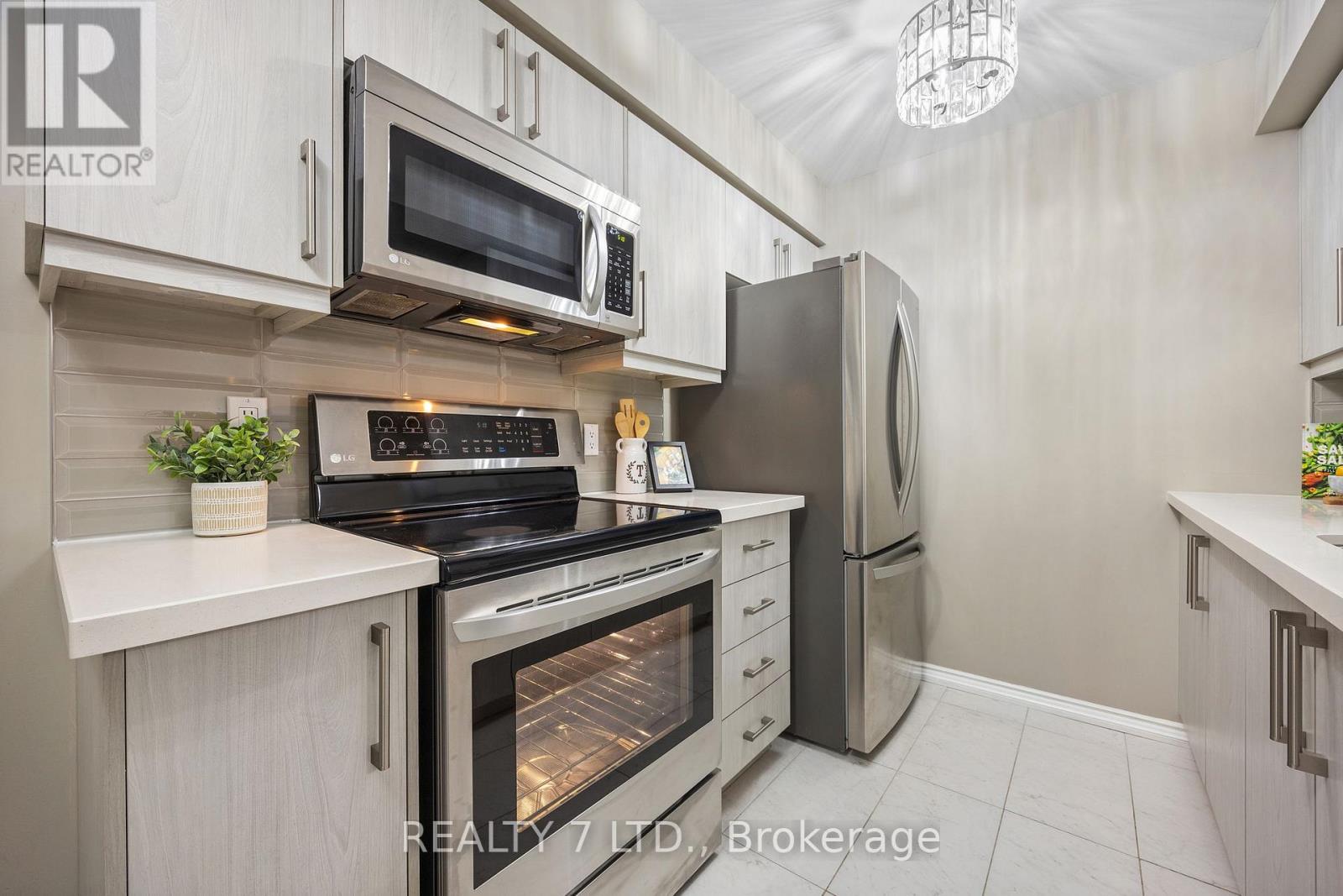 Photo 33 of 809 900 Steeles Avenue W, Vaughan ON