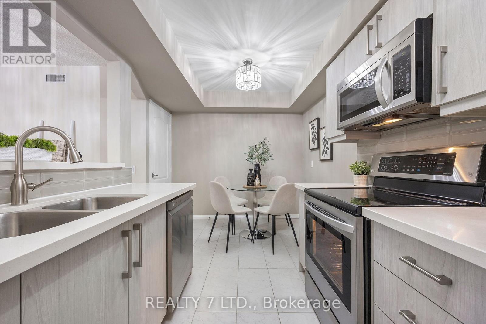 Photo 19 of 809 900 Steeles Avenue W, Vaughan ON