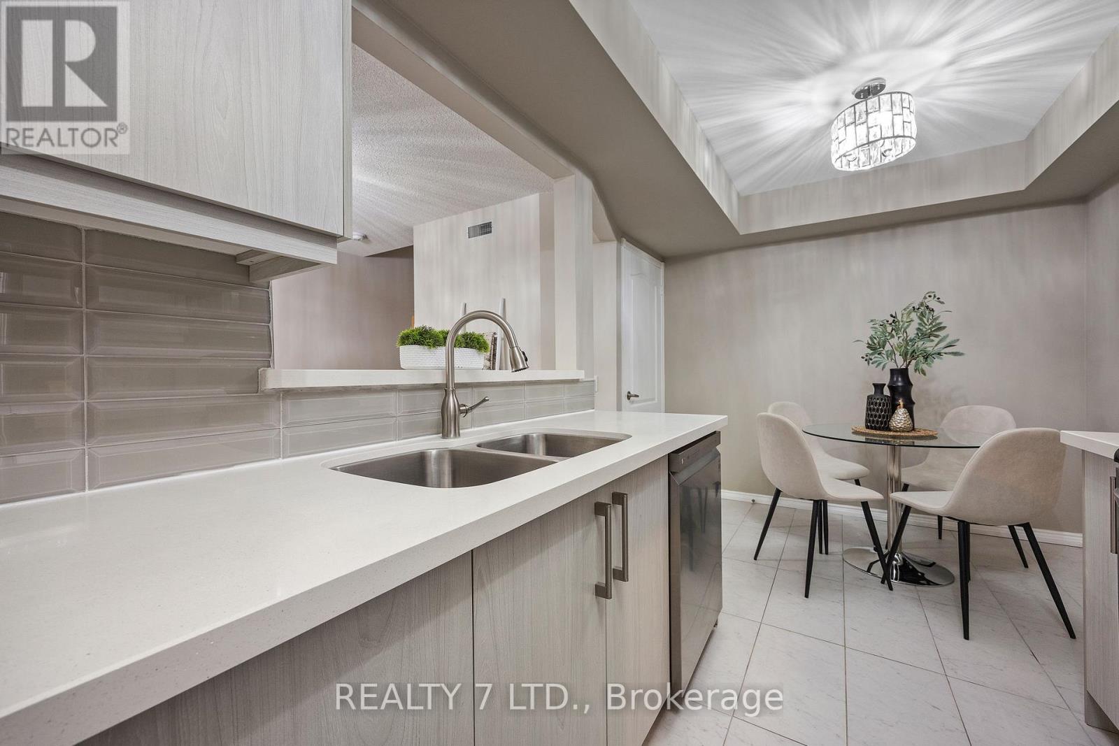 Photo 28 of 809 900 Steeles Avenue W, Vaughan ON