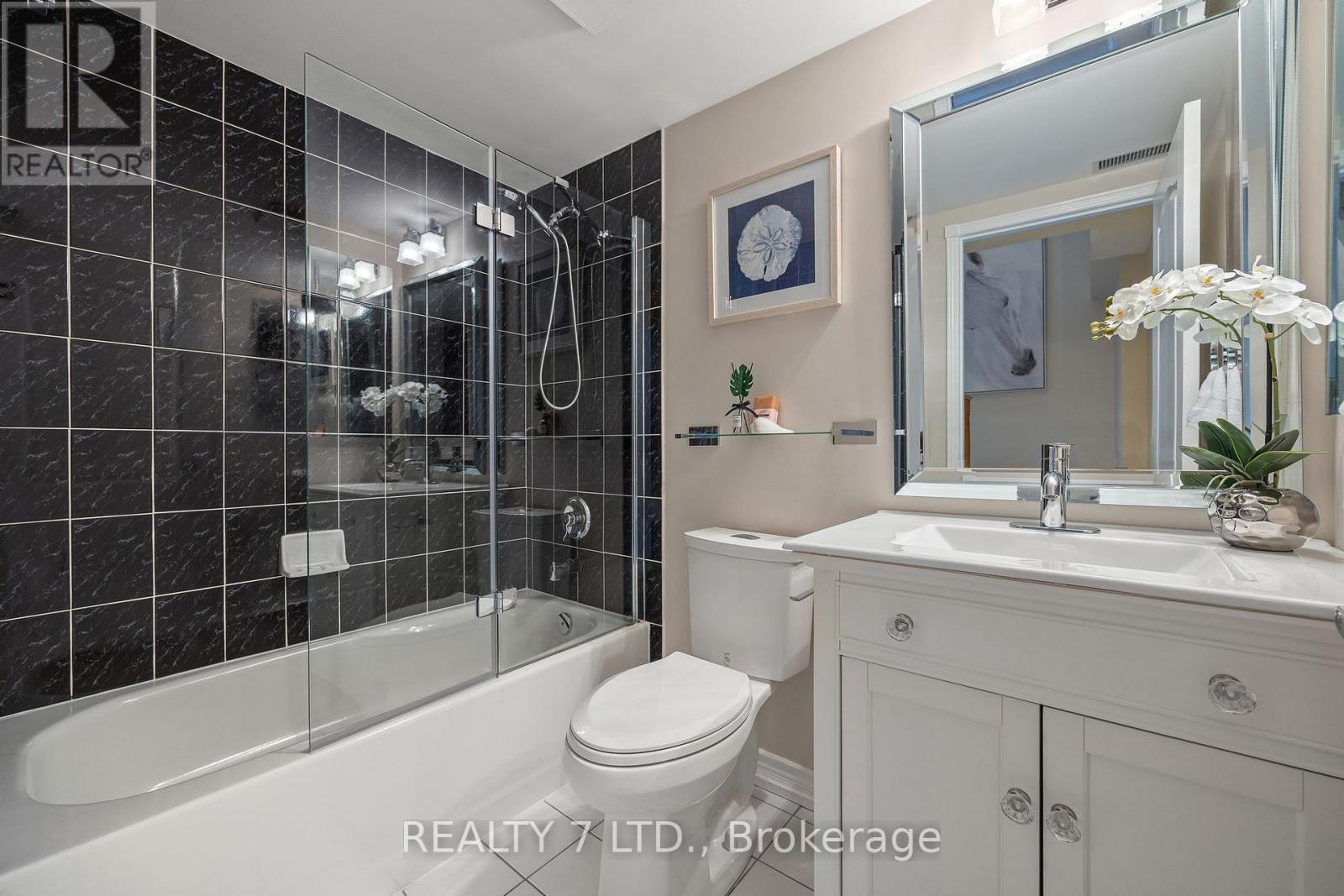 Photo 21 of 809 900 Steeles Avenue W, Vaughan ON
