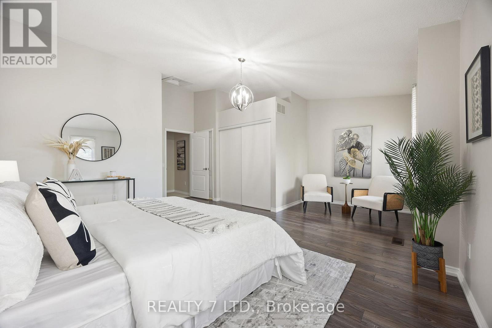 Photo 9 of 809 900 Steeles Avenue W, Vaughan ON