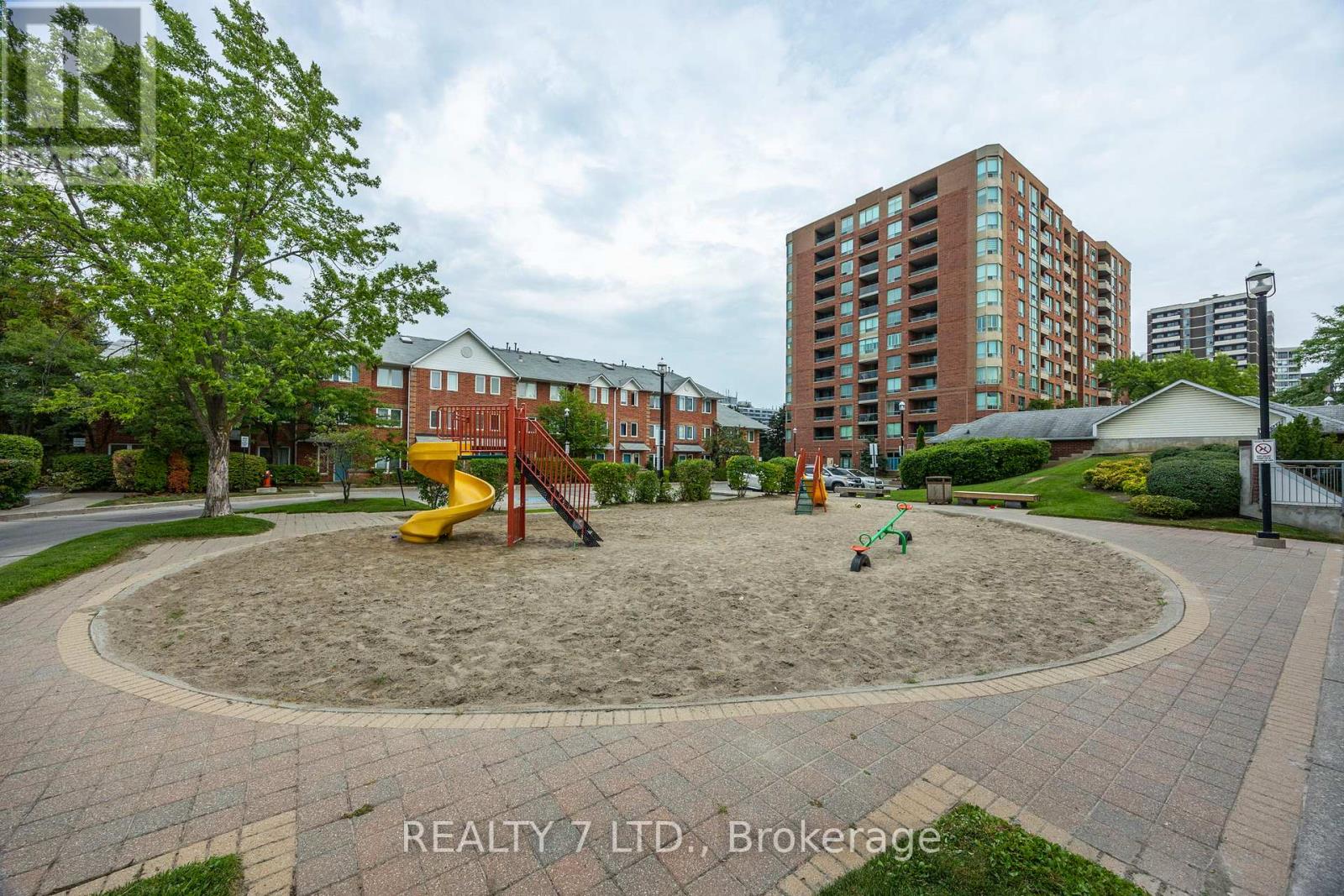 Photo 40 of 809 900 Steeles Avenue W, Vaughan ON