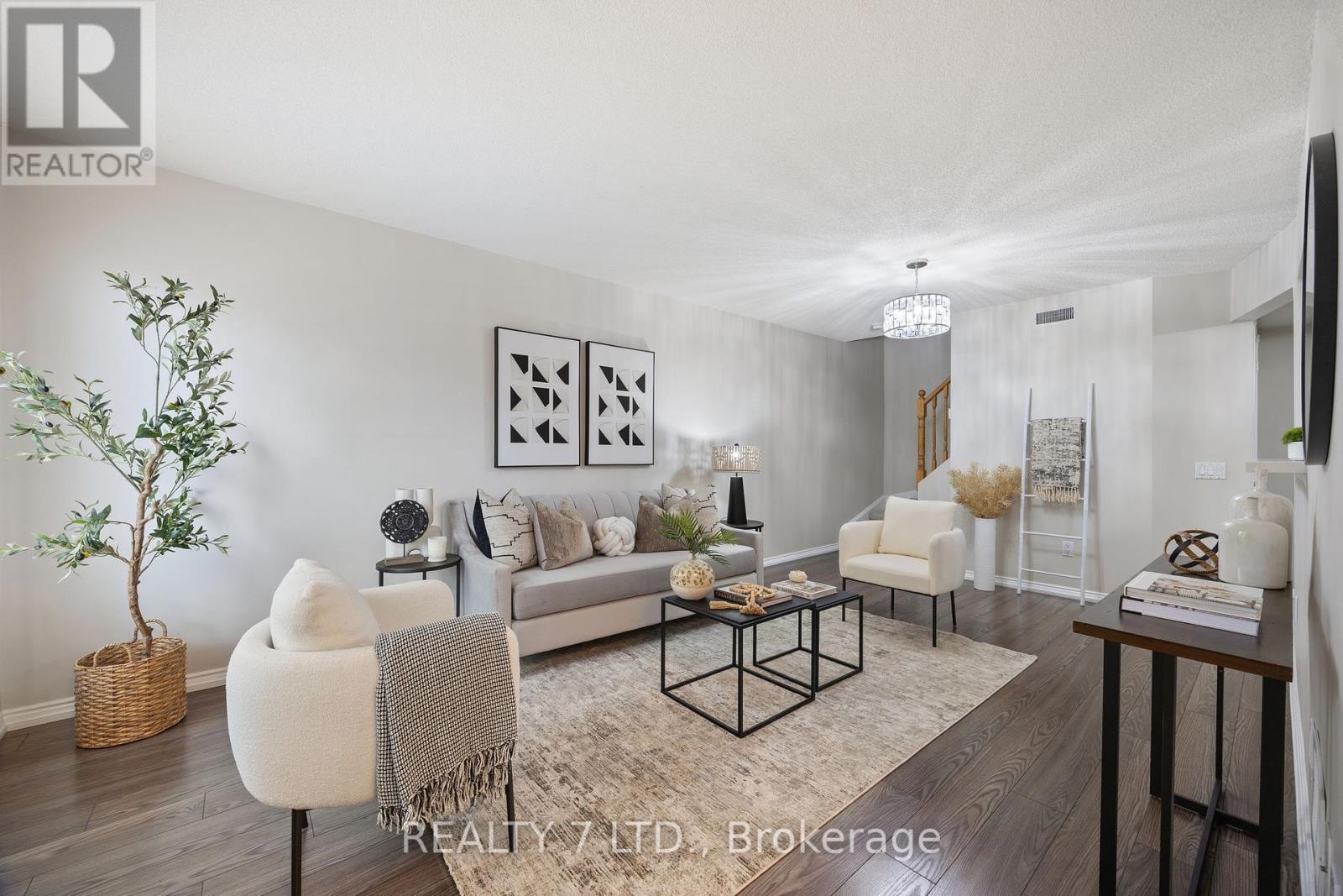 Photo 7 of 809 900 Steeles Avenue W, Vaughan ON