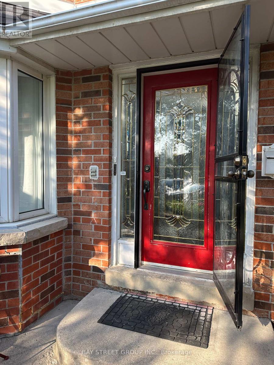 Photo 11 of 4131 Colonial Drive, Mississauga ON