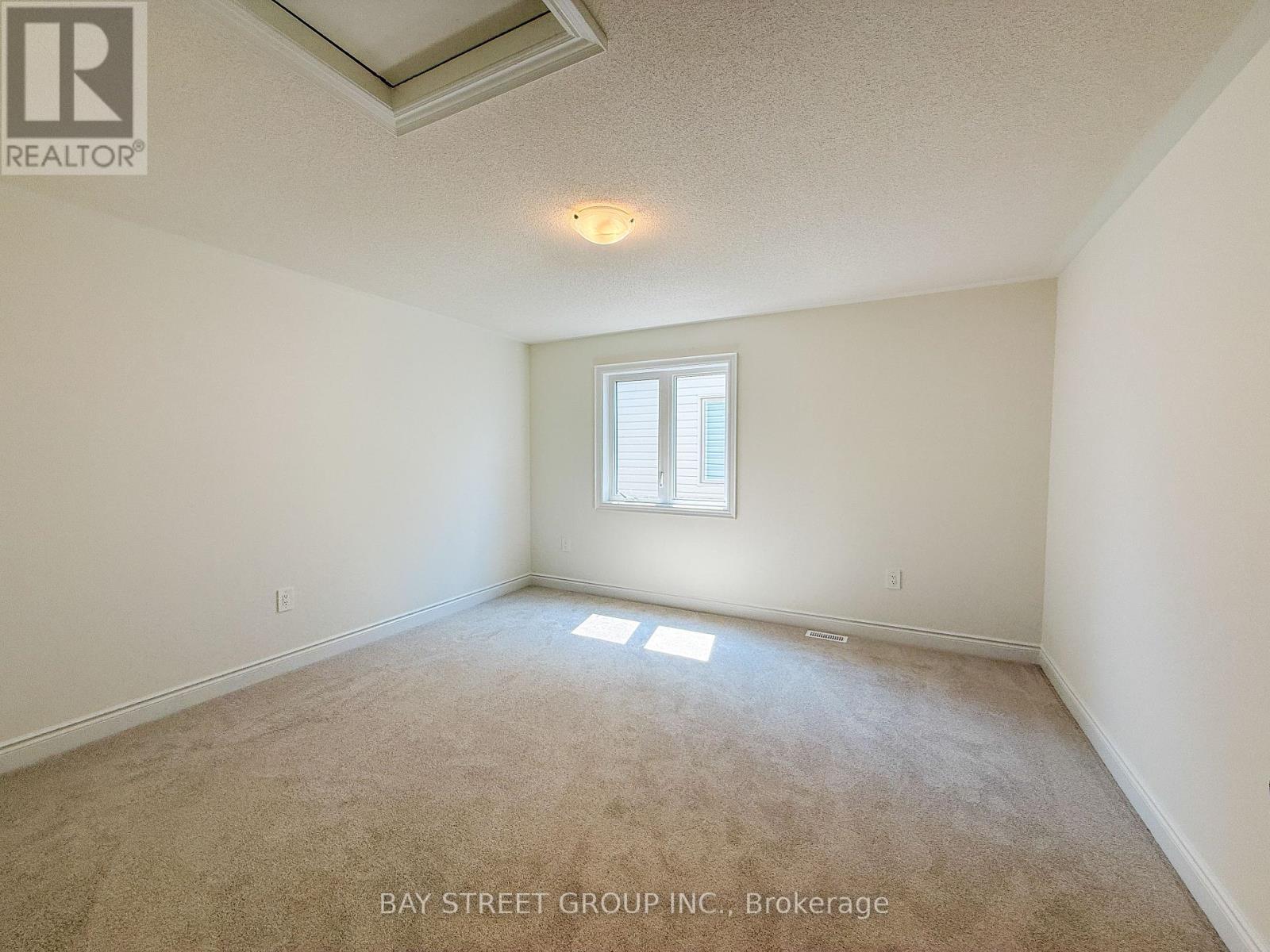 Photo 25 of 18 Shelson Place, Georgina ON