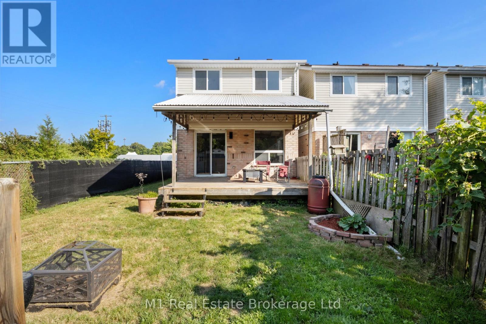 Photo 25 of 710 Denny Gate, Centre Wellington ON