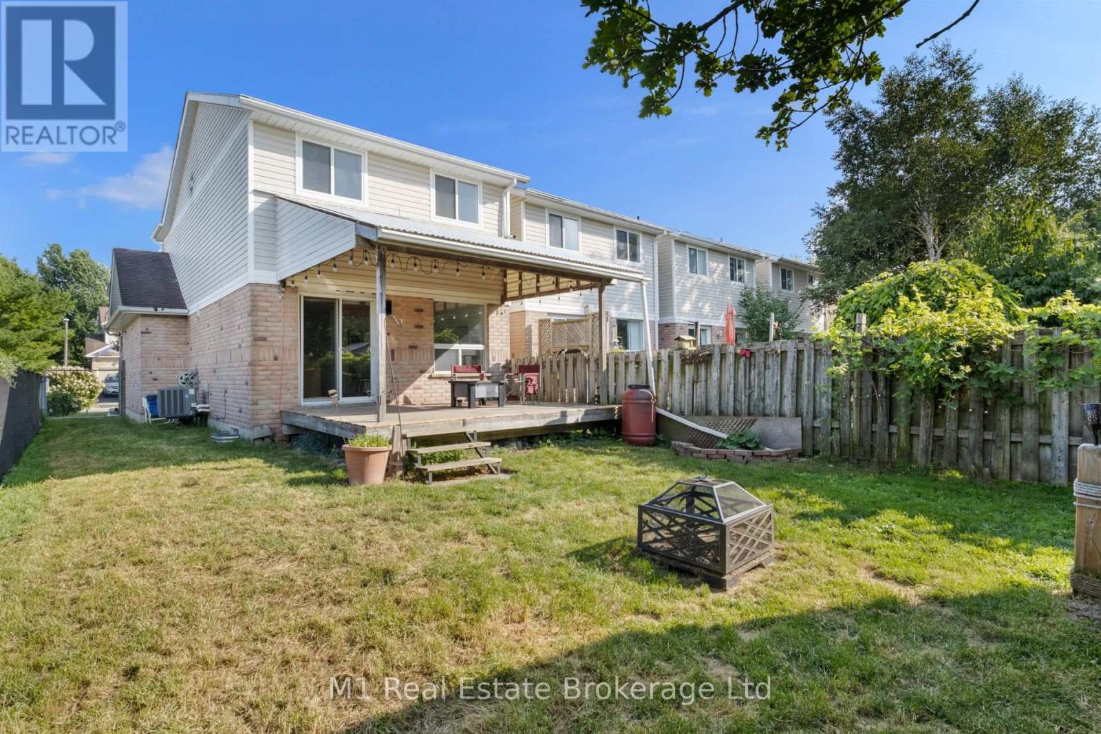 Photo 27 of 710 Denny Gate, Centre Wellington ON