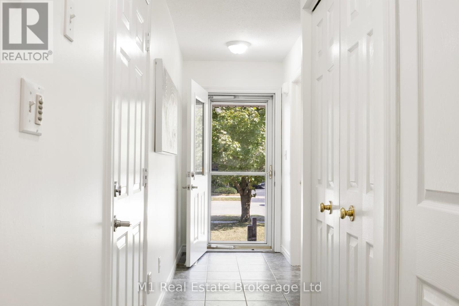 Photo 5 of 710 Denny Gate, Centre Wellington ON