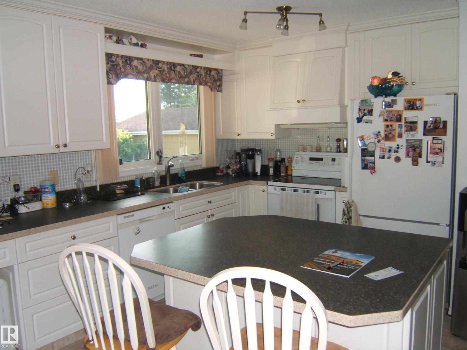 Photo 12 of 4807 54 Av, Two Hills AB