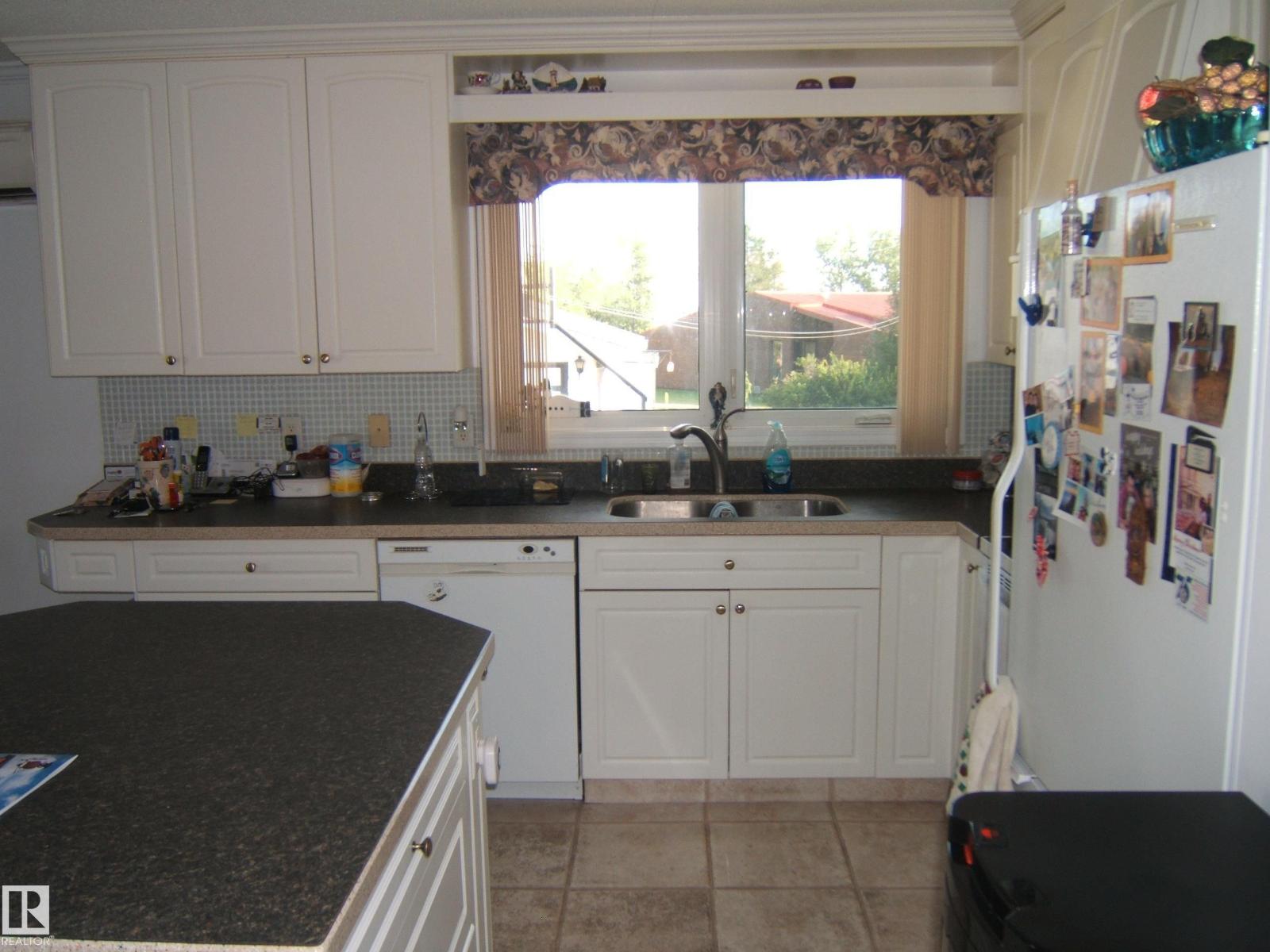 Photo 13 of 4807 54 Av, Two Hills AB