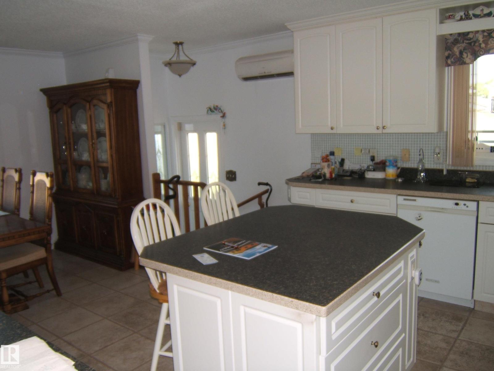 Photo 14 of 4807 54 Av, Two Hills AB