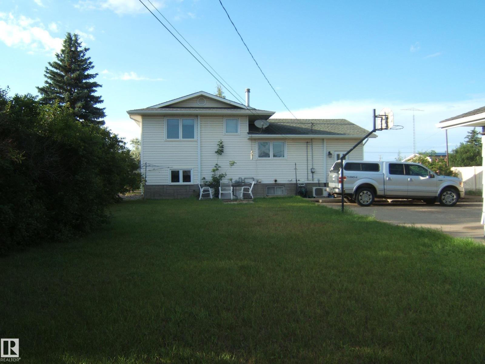Photo 2 of 4807 54 Av, Two Hills AB