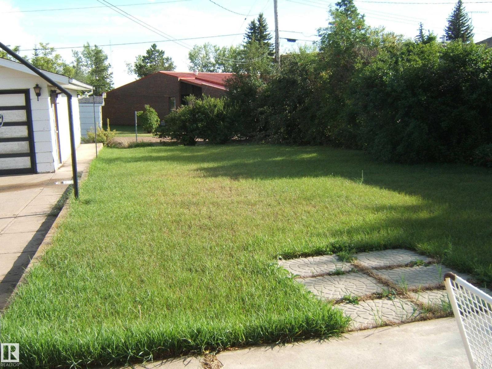 Photo 4 of 4807 54 Av, Two Hills AB