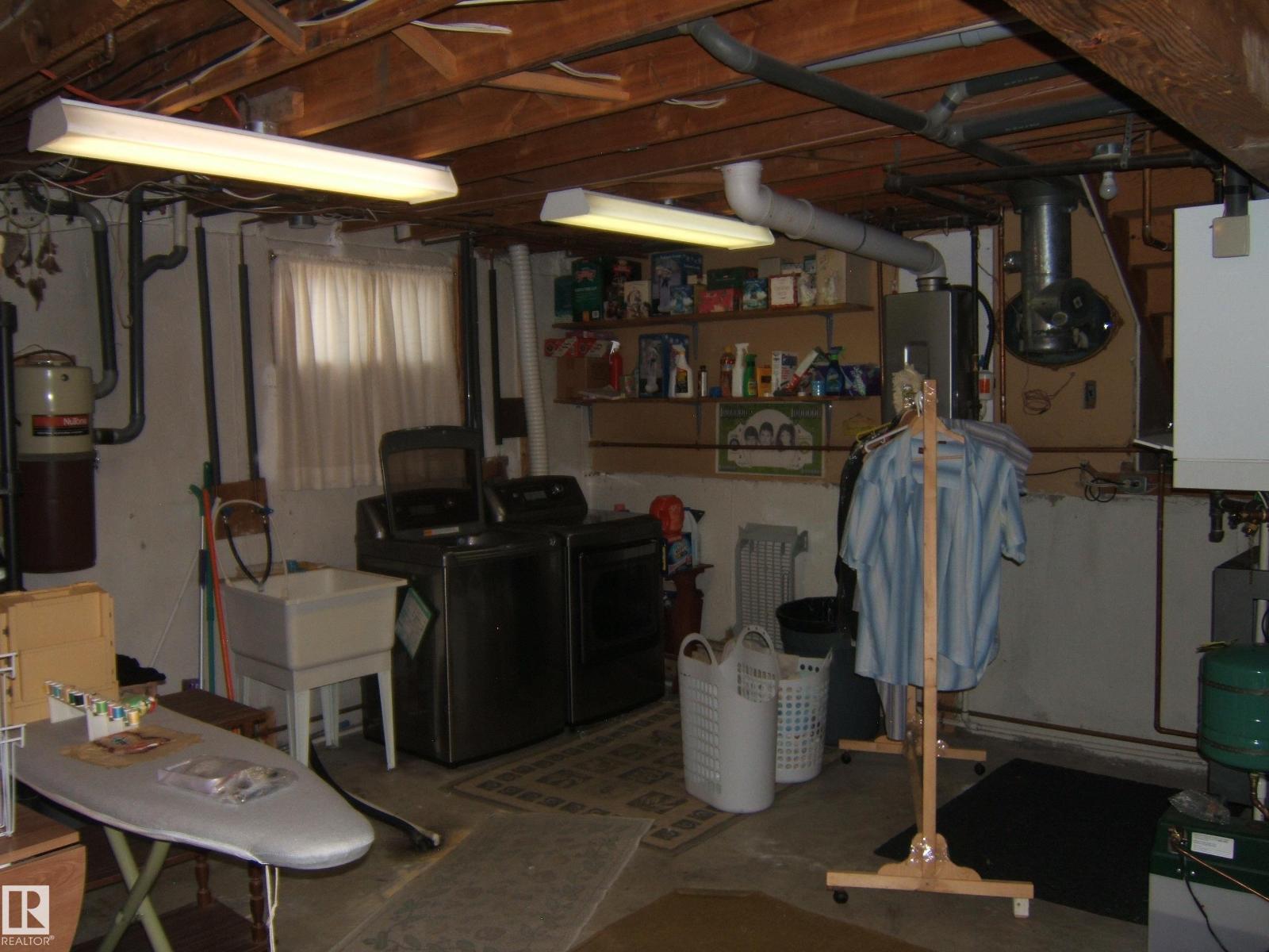 Photo 41 of 4807 54 Av, Two Hills AB