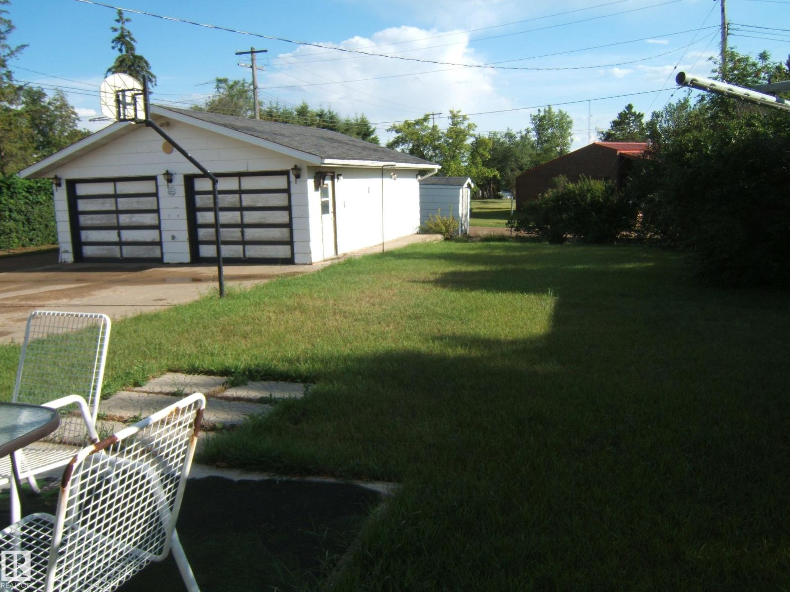 Photo 5 of 4807 54 Av, Two Hills AB