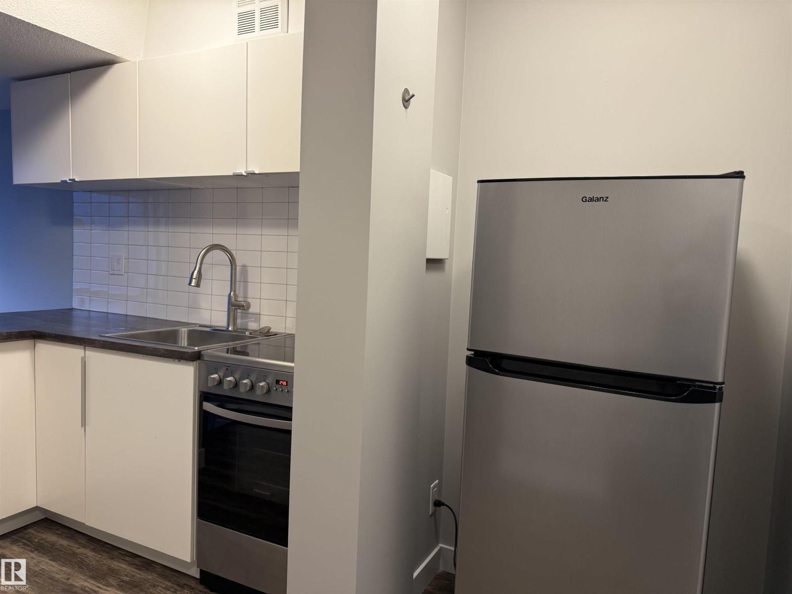 Photo 18 of 221 10160 114 St Nw, Edmonton AB