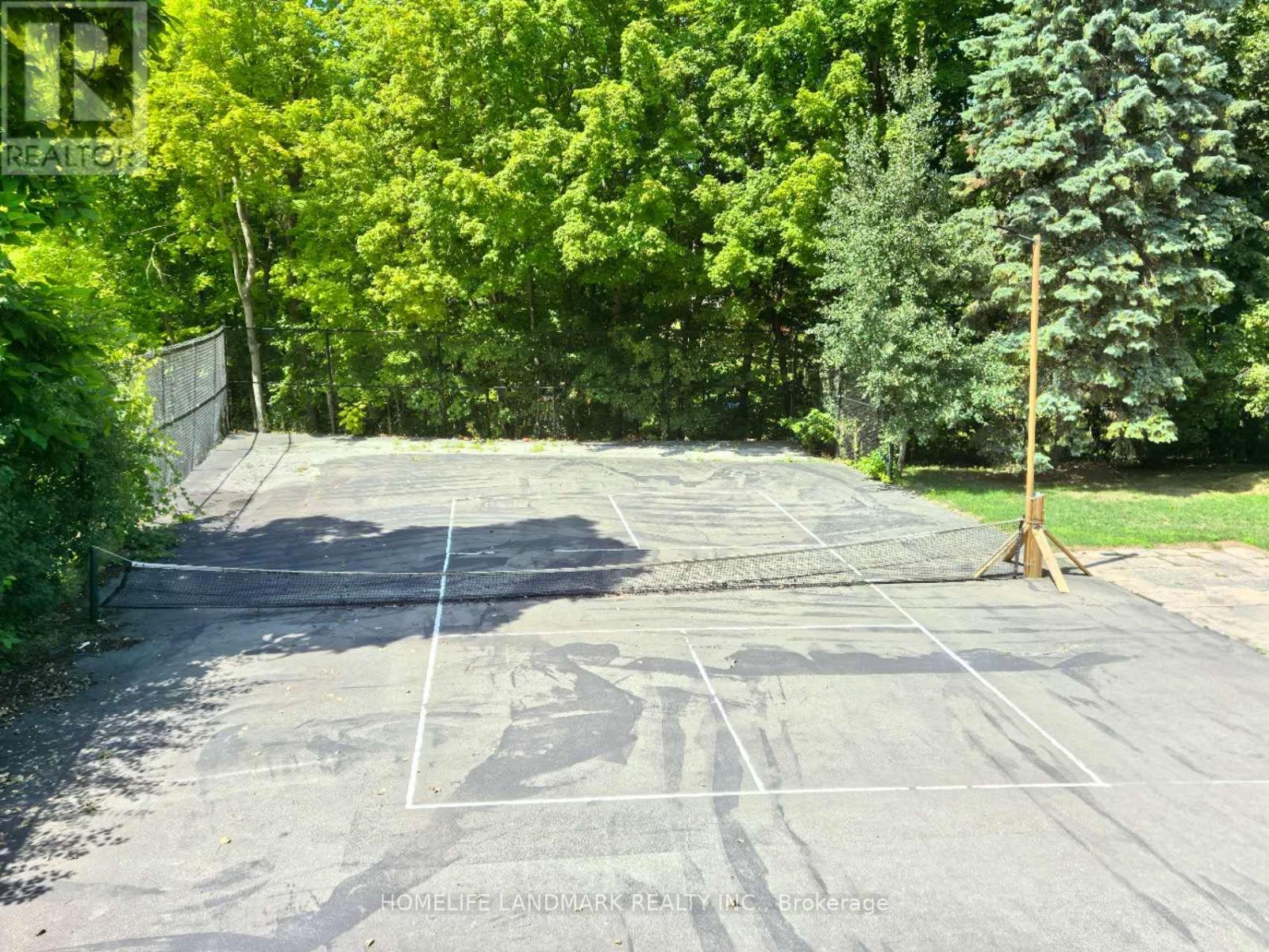 Photo 12 of 42 Maryvale Crescent, Richmond Hill ON