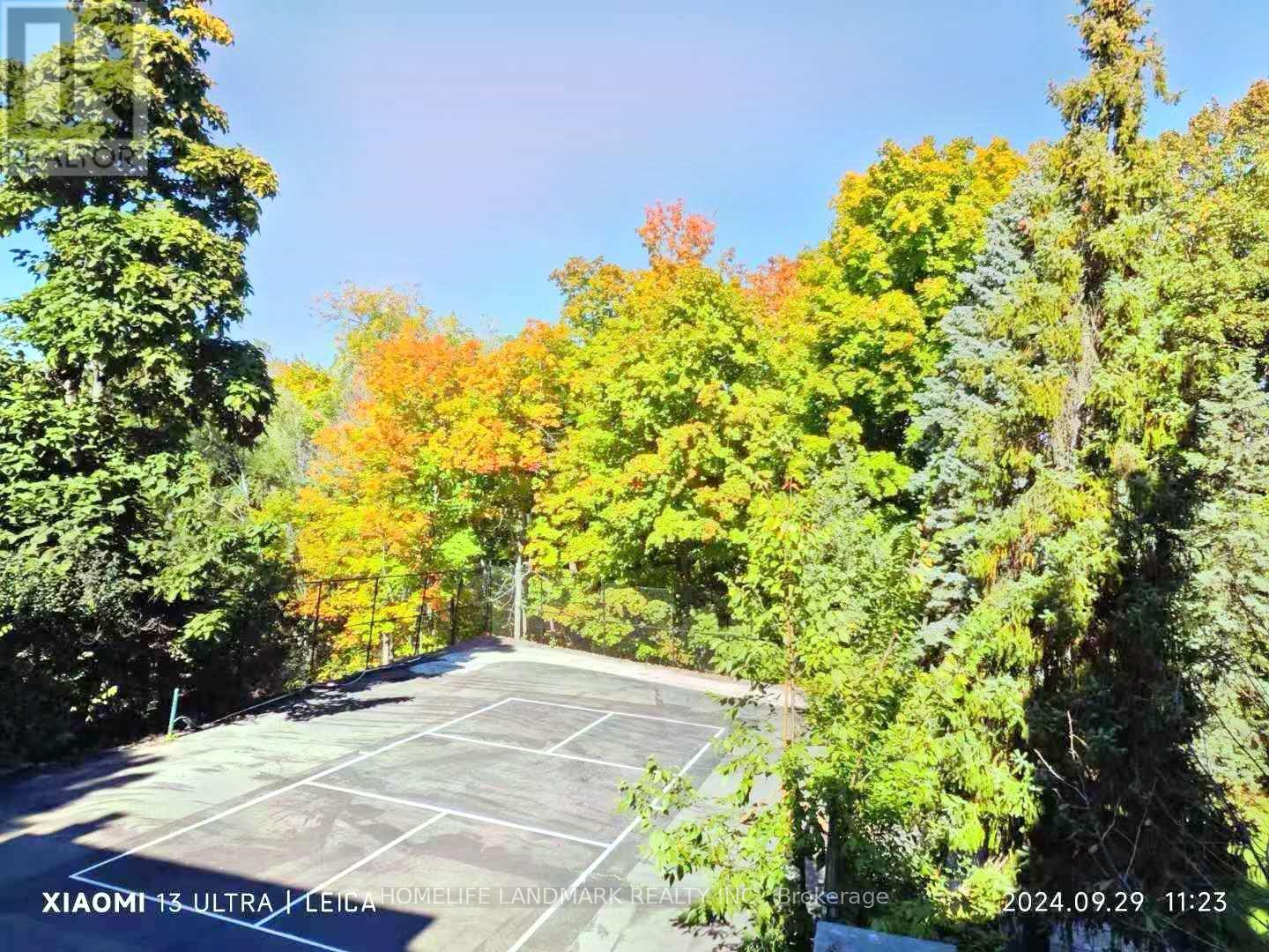 Photo 5 of 42 Maryvale Crescent, Richmond Hill ON
