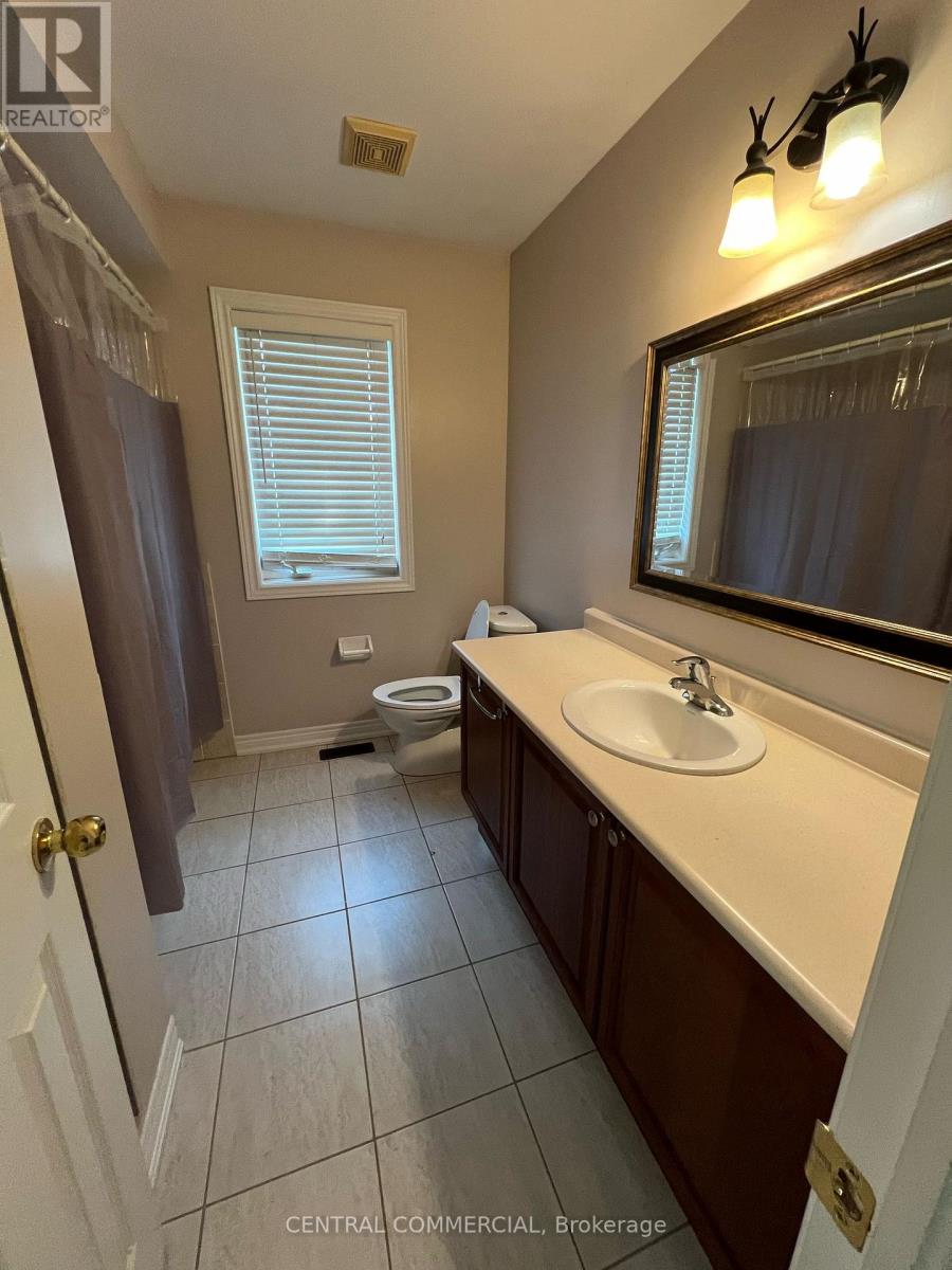 Photo 19 of 26 56 North Lake Road W, Richmond Hill ON