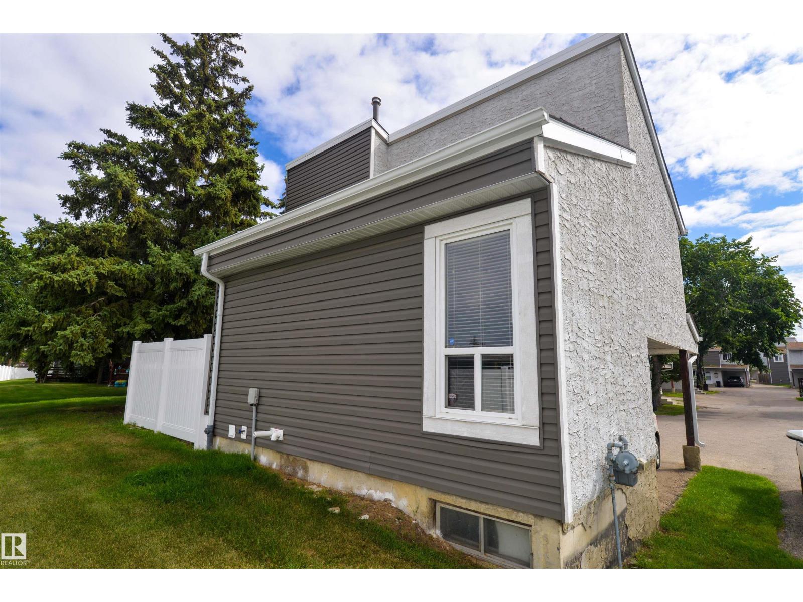 Photo 23 of 5658 19 A Av Nw, Edmonton AB